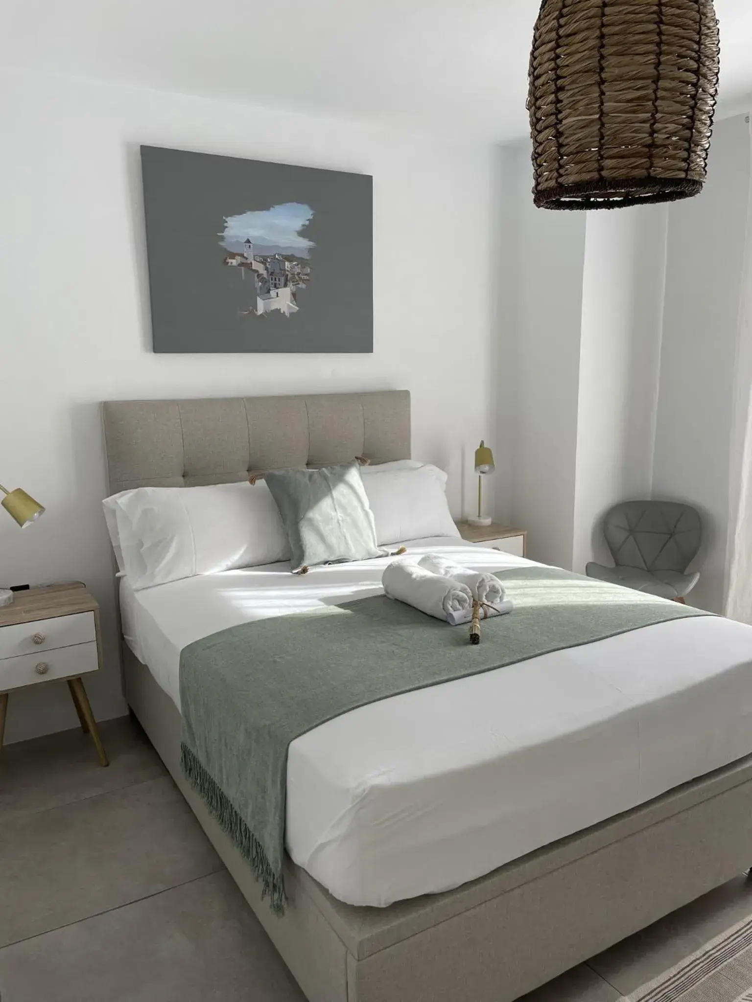 Deluxe Double Room with Shower in Olive & Ivy Guesthouse Deluxe Double Room with Shower in Olive & Ivy Guesthouse