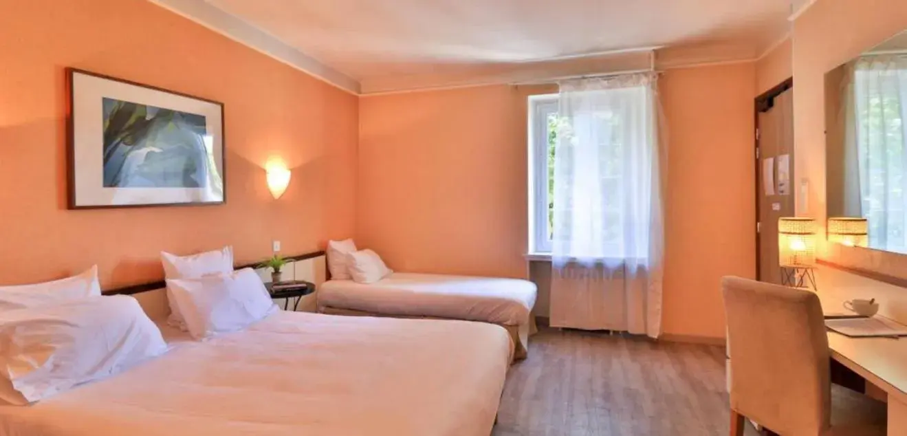 Family Room in Hôtel du Parc Family Room in Hôtel du Parc