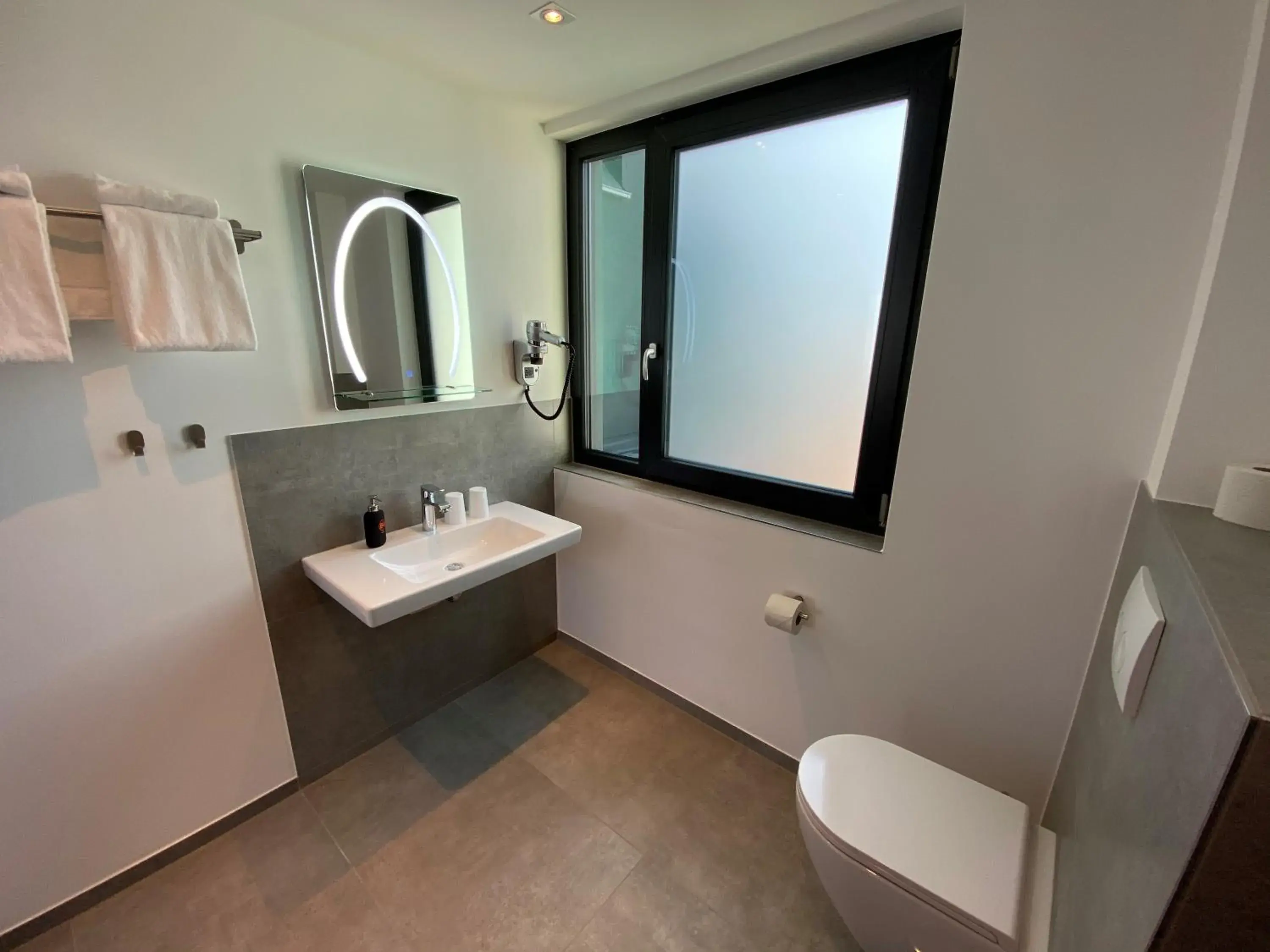 Deluxe Double Room in Hotel B4 Deluxe Double Room in Hotel B4