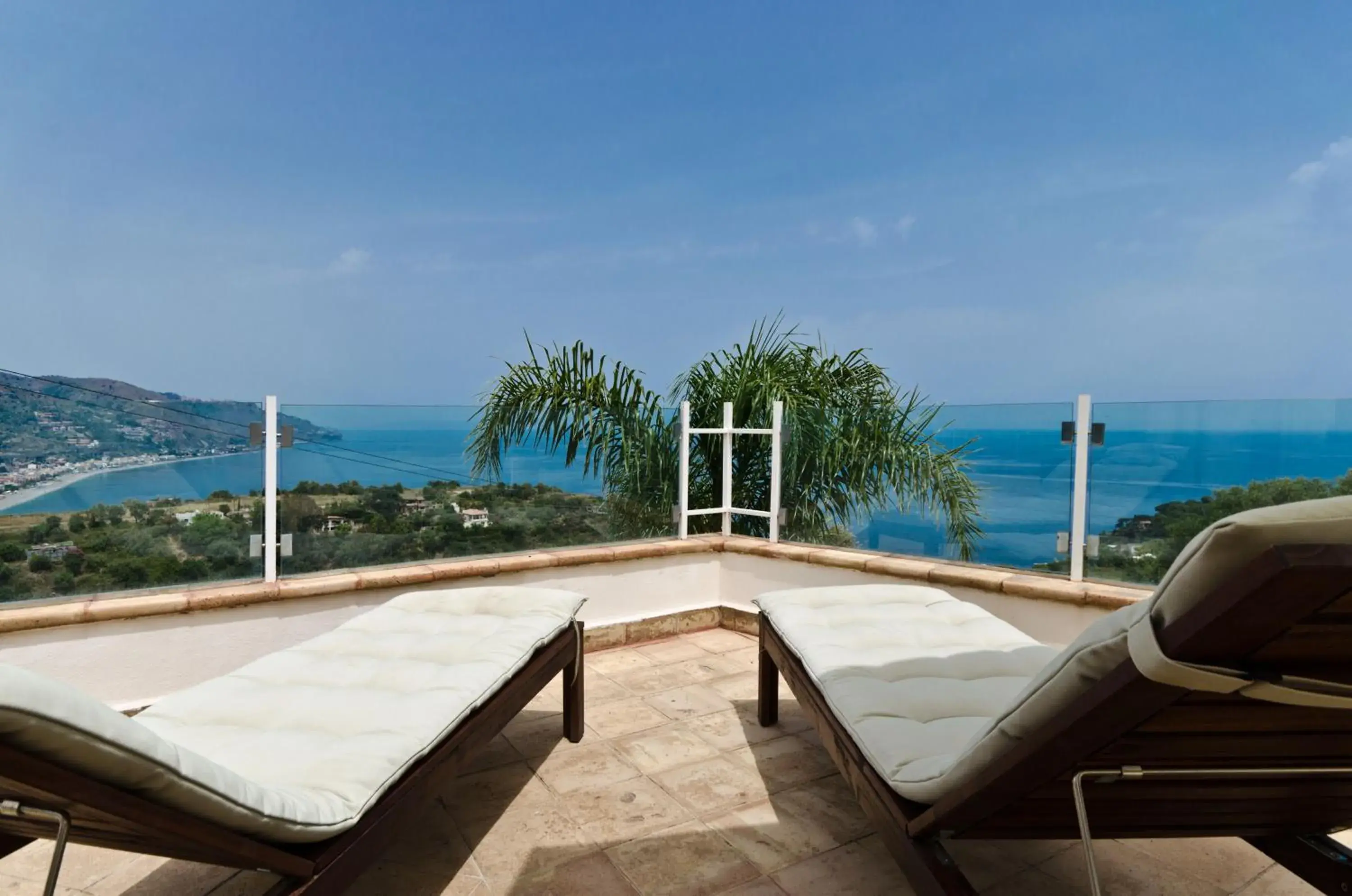 Double Room with Sea View and Terrace in Villa Zagara Garden Spectacular Sea View in Taormina Double Room with Sea View and Terrace in Villa Zagara Garden Spectacular Sea View in Taormina
