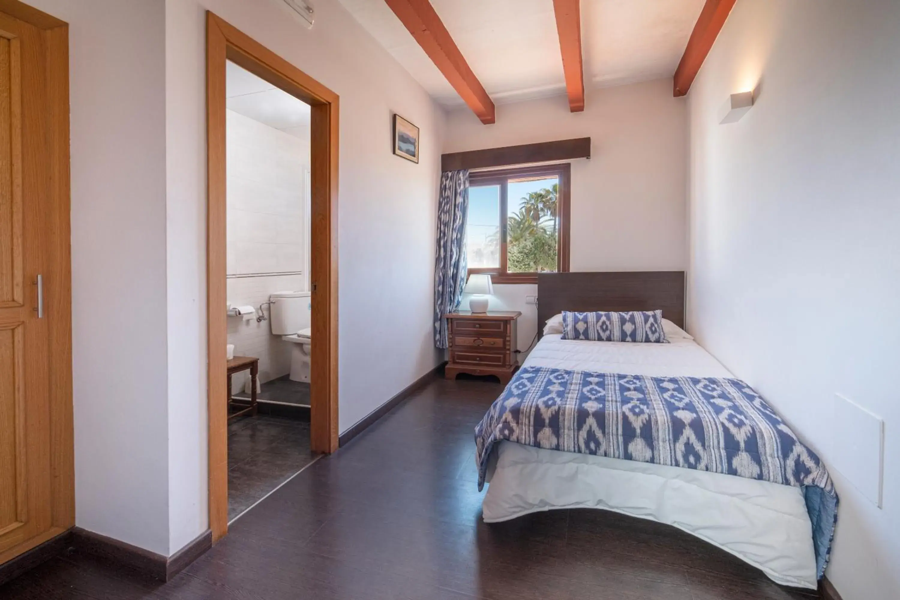 Single Room in Castell de Lô Single Room in Castell de Lô