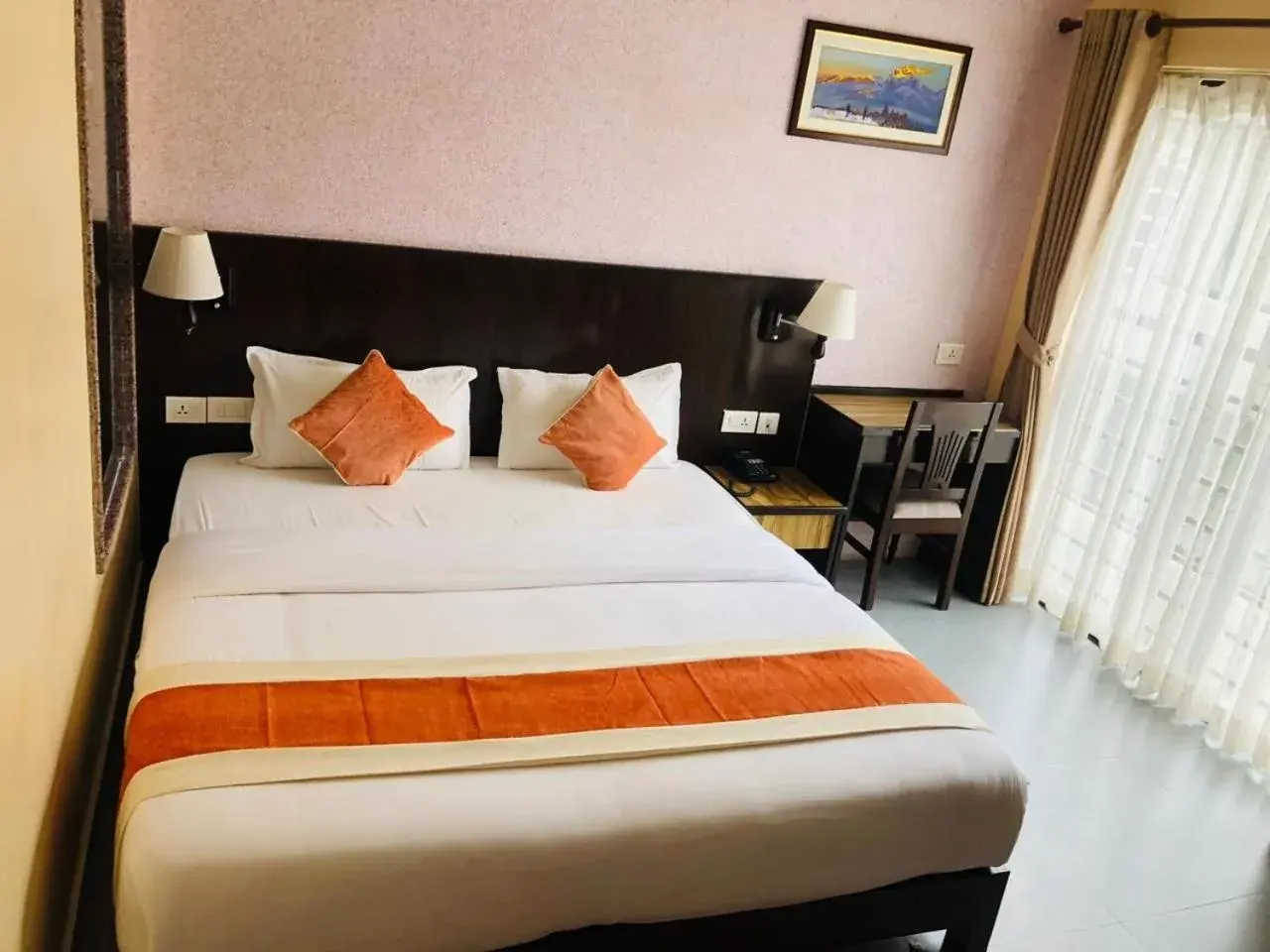 Deluxe Double or Twin Room in Hotel Shaara Deluxe Double or Twin Room in Hotel Shaara