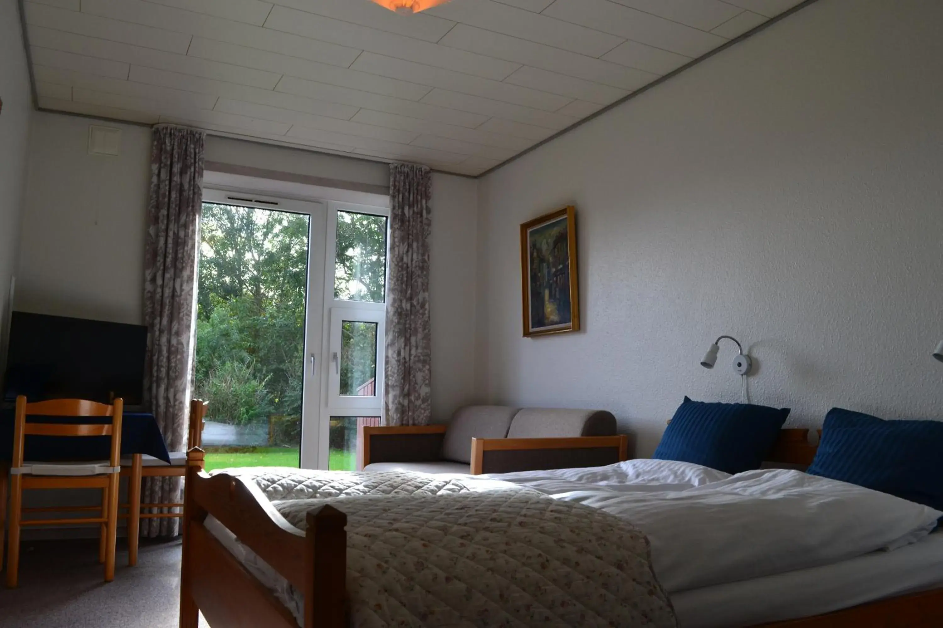 Double Room with Private Bathroom - single occupancy in Motel Sydvest Double Room with Private Bathroom - single occupancy in Motel Sydvest
