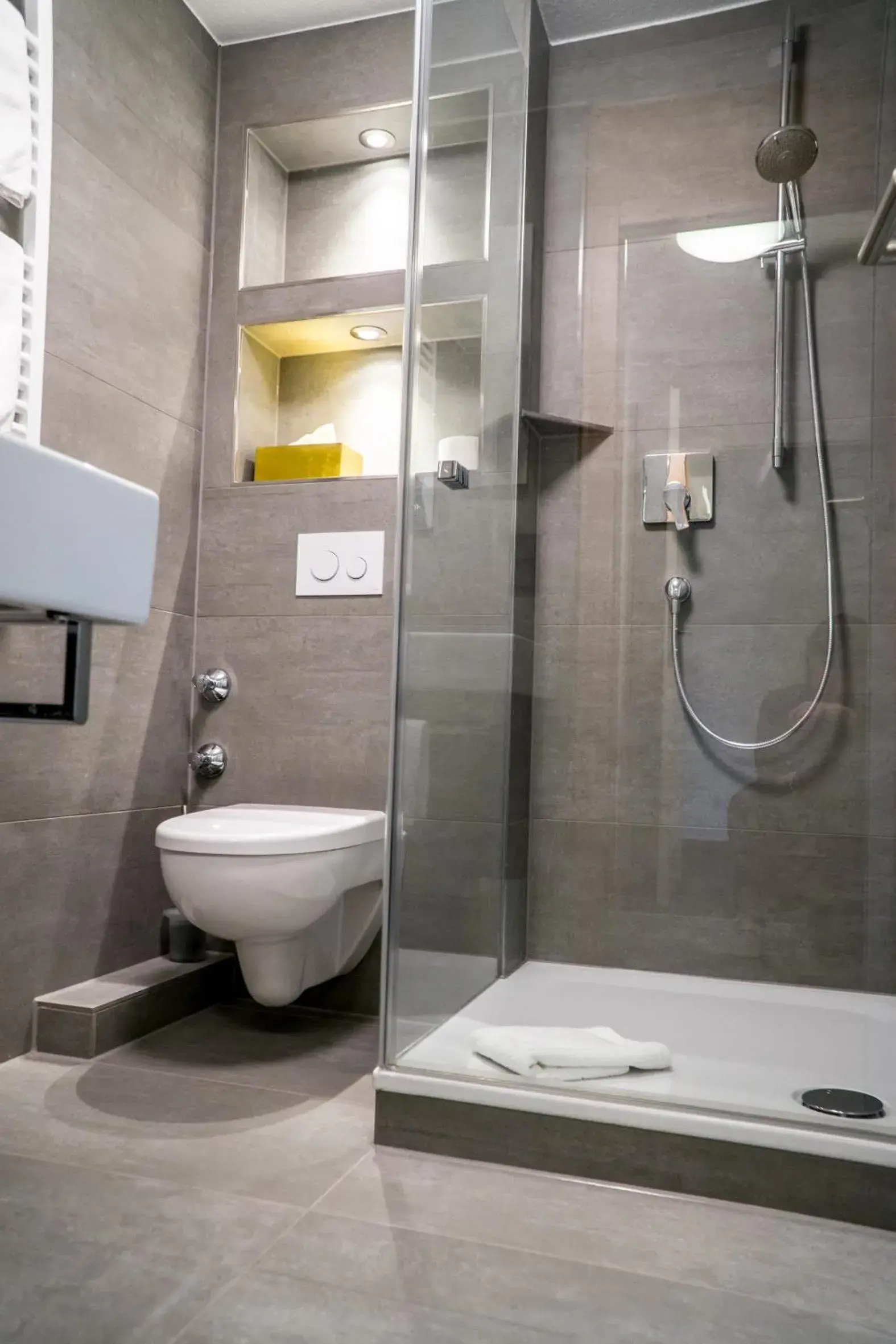 Classic Triple Room - single occupancy in Gasthaus Zur Krone Classic Triple Room - single occupancy in Gasthaus Zur Krone