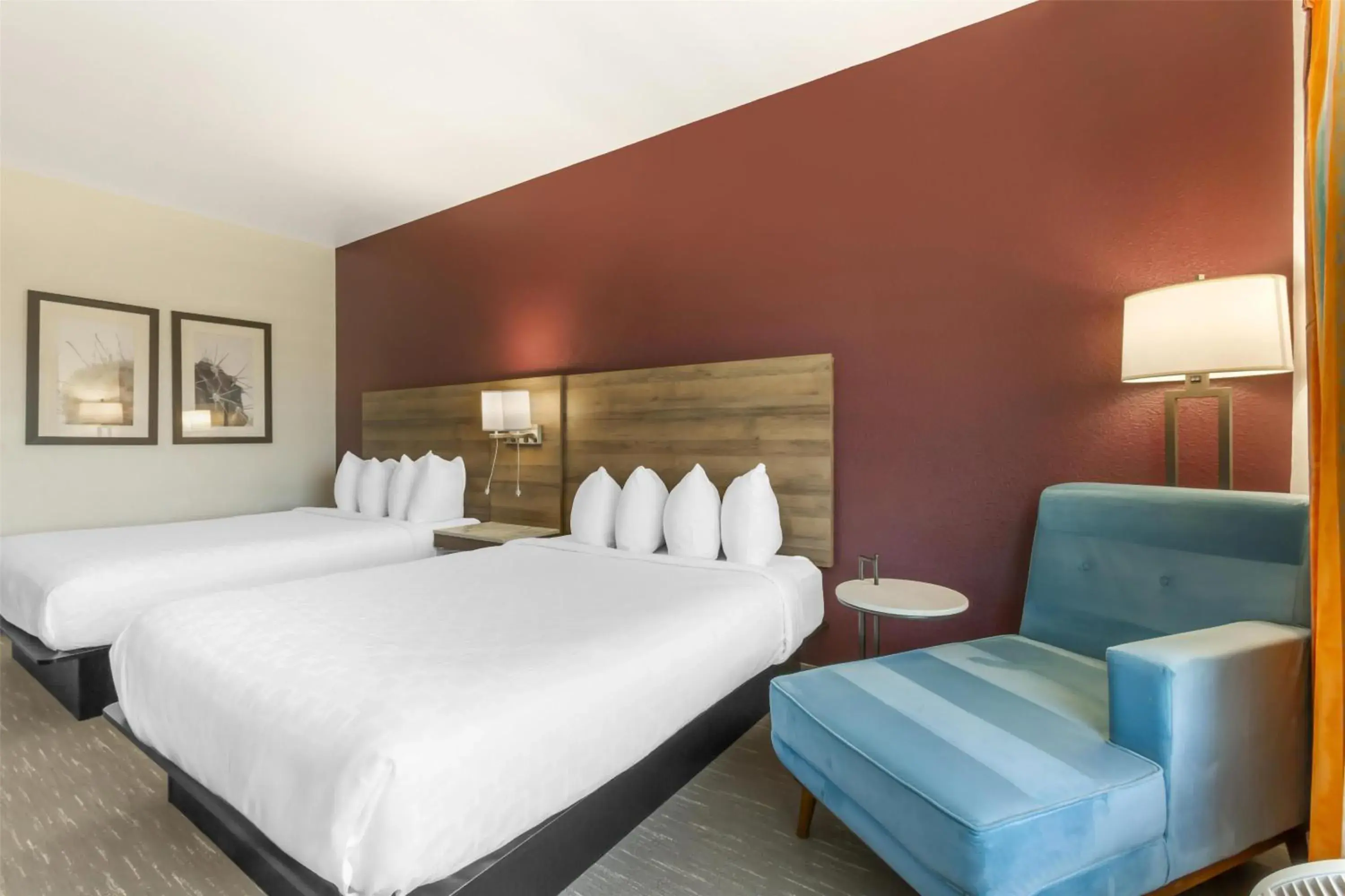 Queen Room with Two Queen Beds and Communication Assistance in Best Western Plus Casa Grande Inn & Suites Queen Room with Two Queen Beds and Communication Assistance in Best Western Plus Casa Grande Inn & Suites