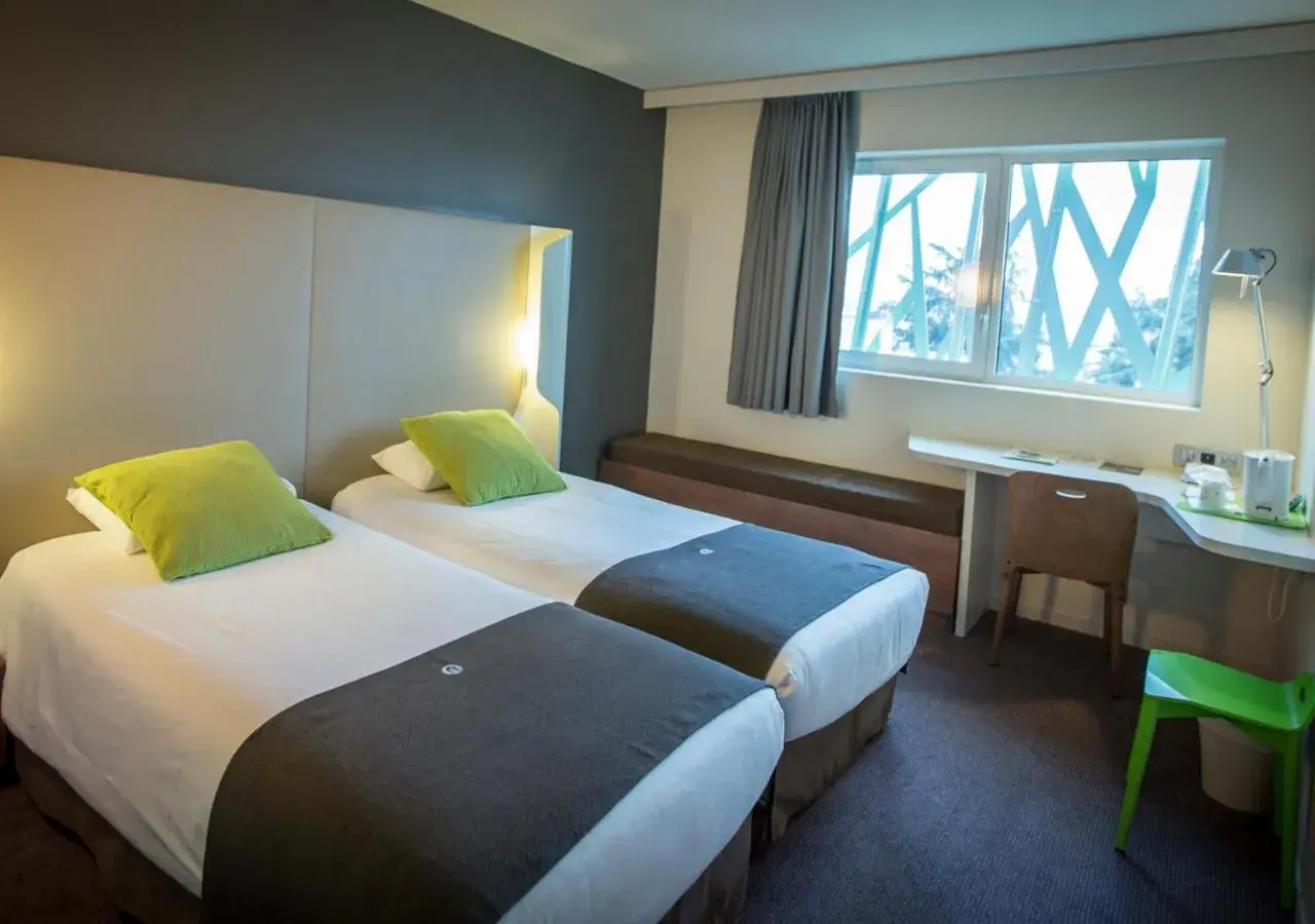 Standard Double Room in Campanile Dijon Congrès Clemenceau Standard Double Room in Campanile Dijon Congrès Clemenceau