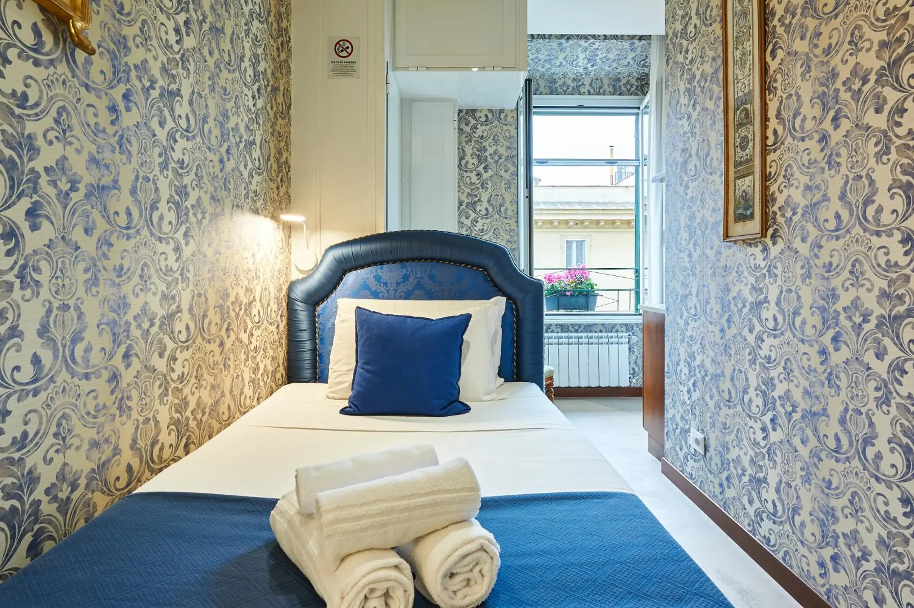 Standard King Room in Fabrizio's Rooms Standard King Room in Fabrizio's Rooms