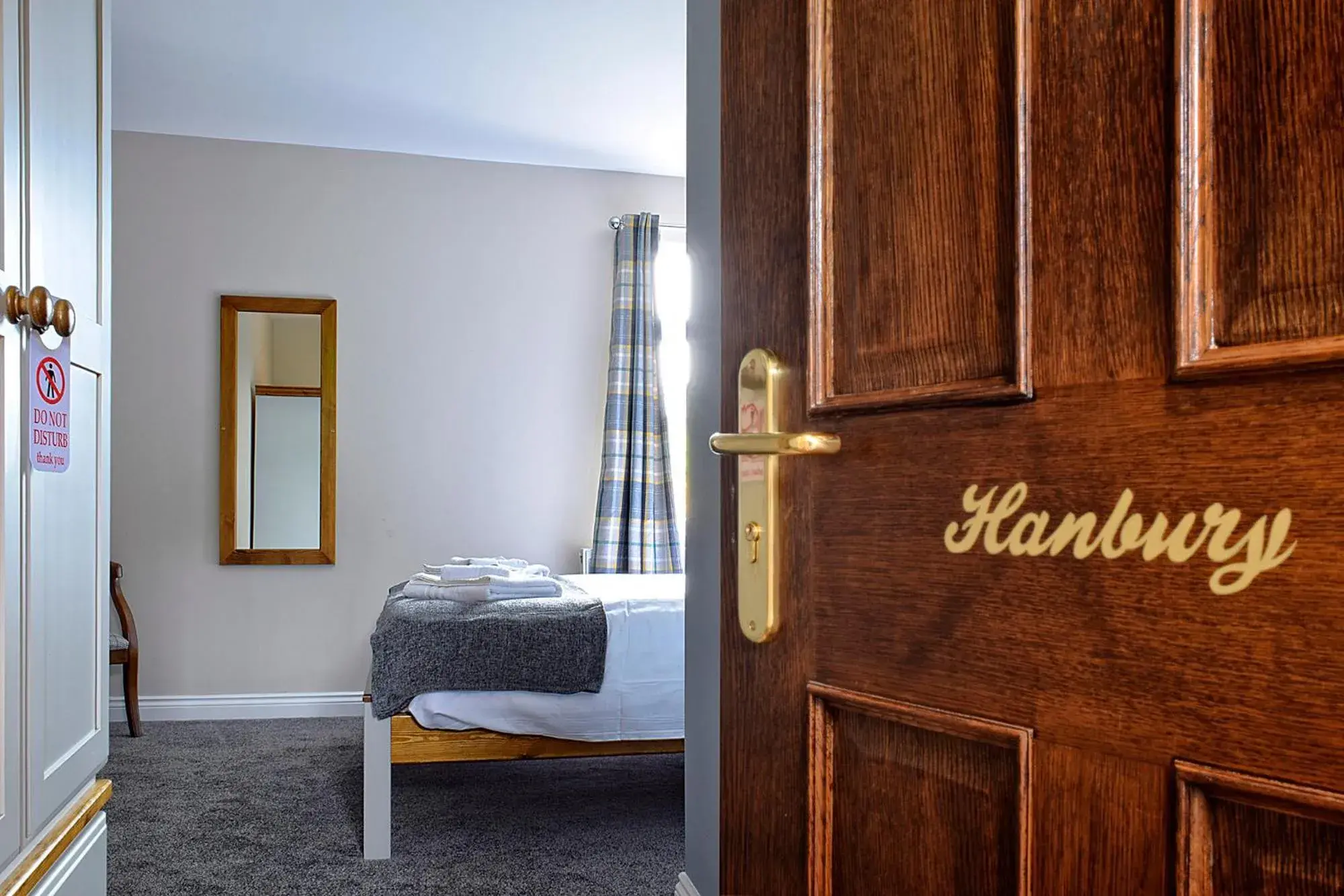 Deluxe Double Room with Shower in Hanbury Turn Deluxe Double Room with Shower in Hanbury Turn