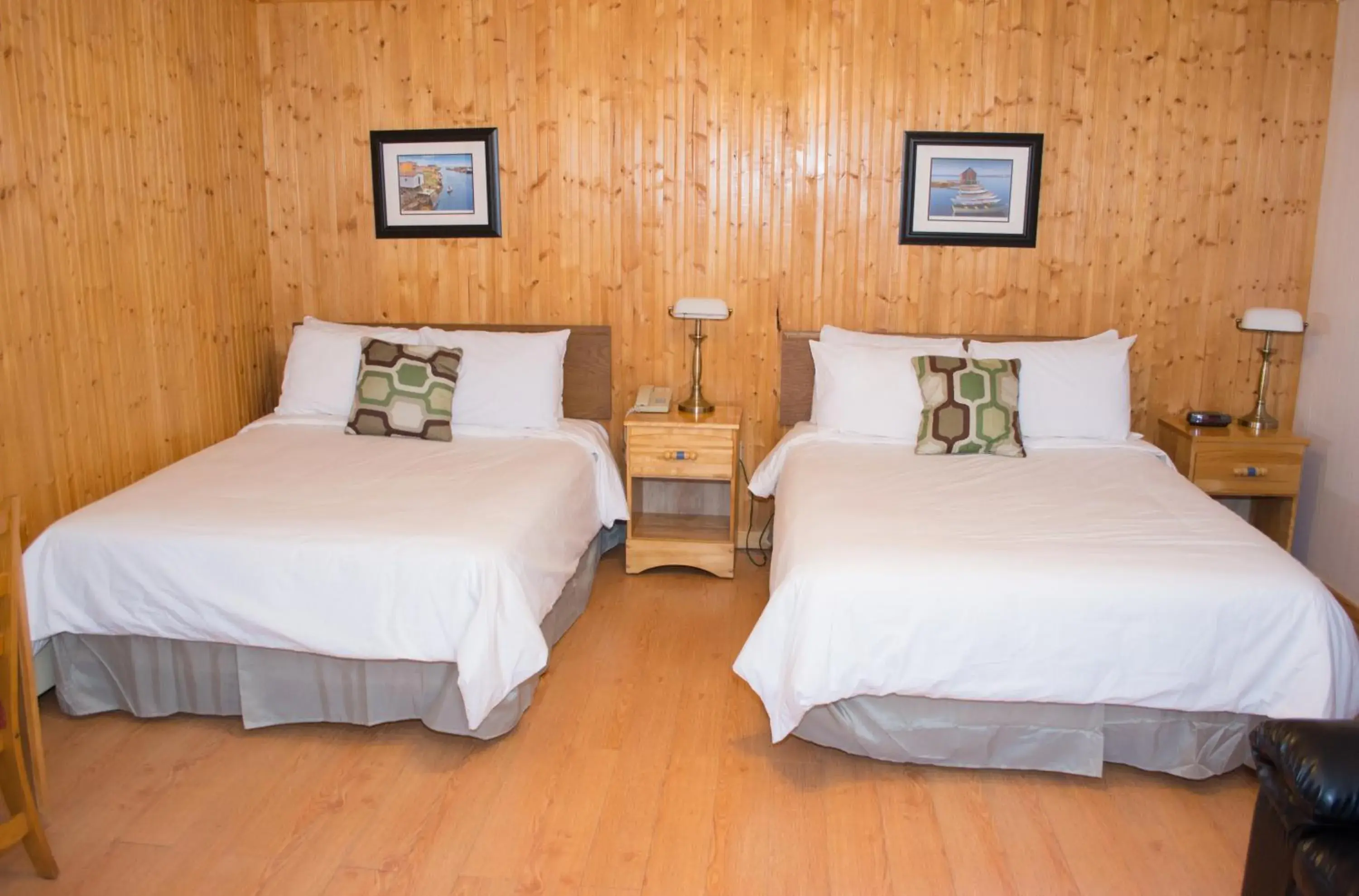 Double Room with Two Double Beds in Mayflower Inn Double Room with Two Double Beds in Mayflower Inn