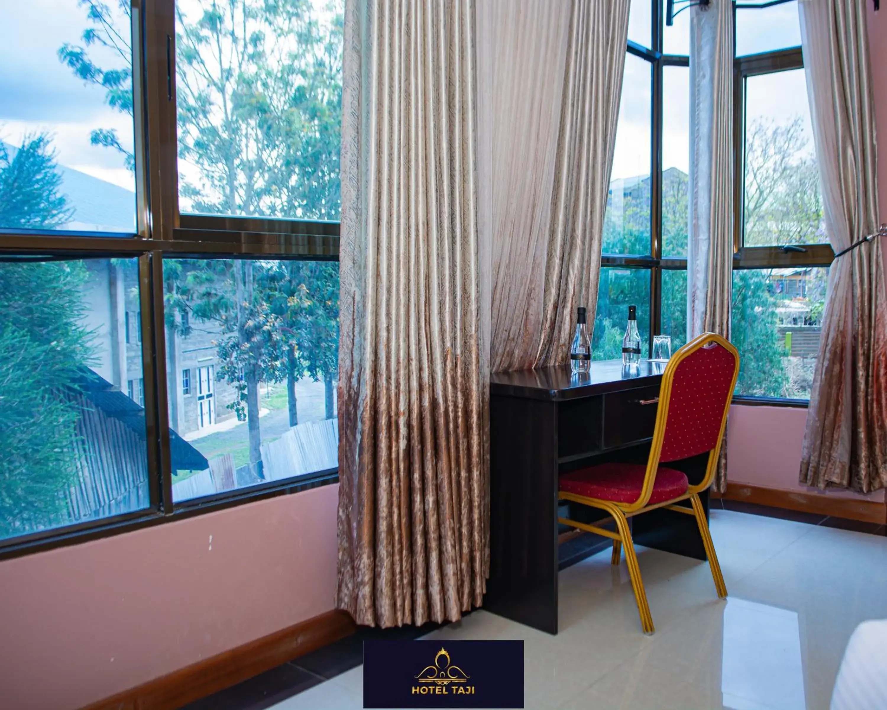 Budget Double Room in HOTEL TAJI Budget Double Room in HOTEL TAJI