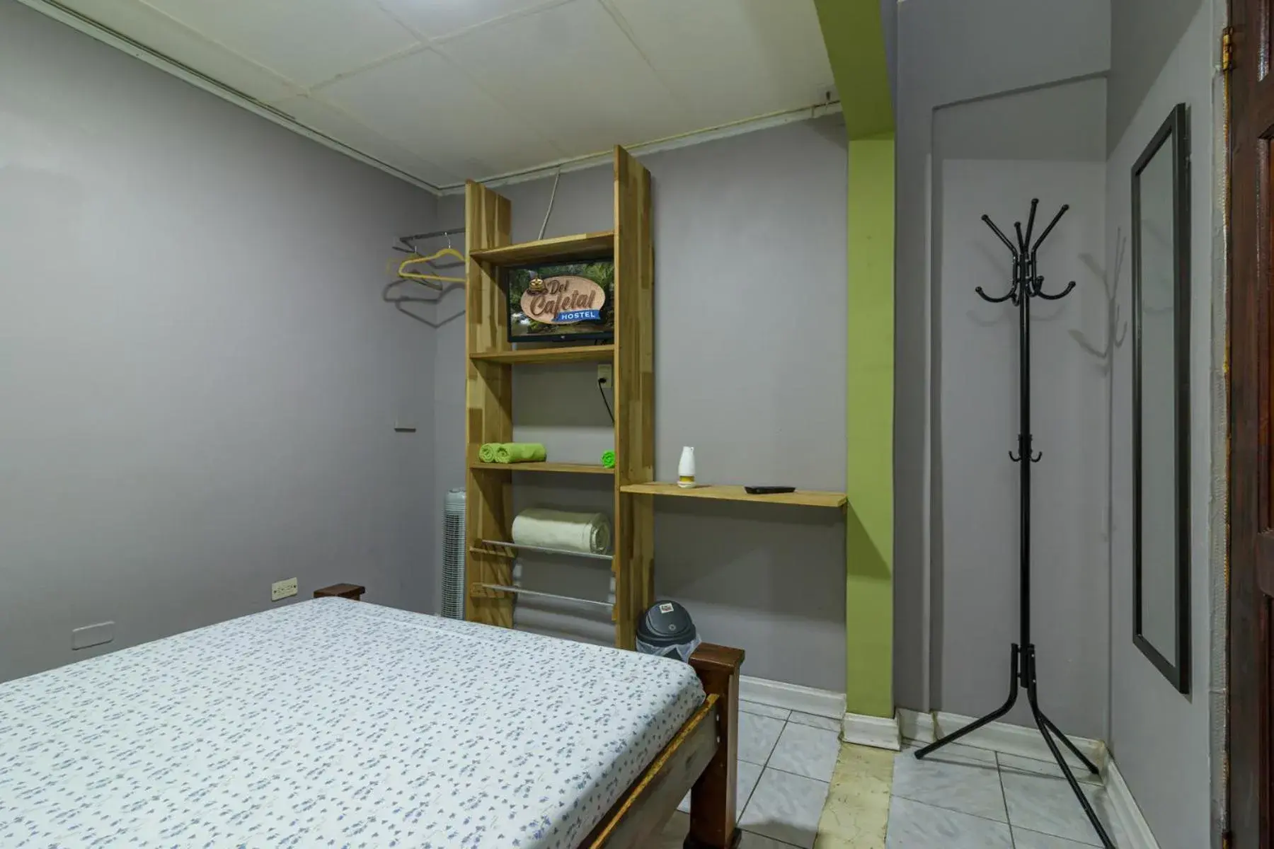 Standard Queen Room - single occupancy in Delcafetalcr Standard Queen Room - single occupancy in Delcafetalcr