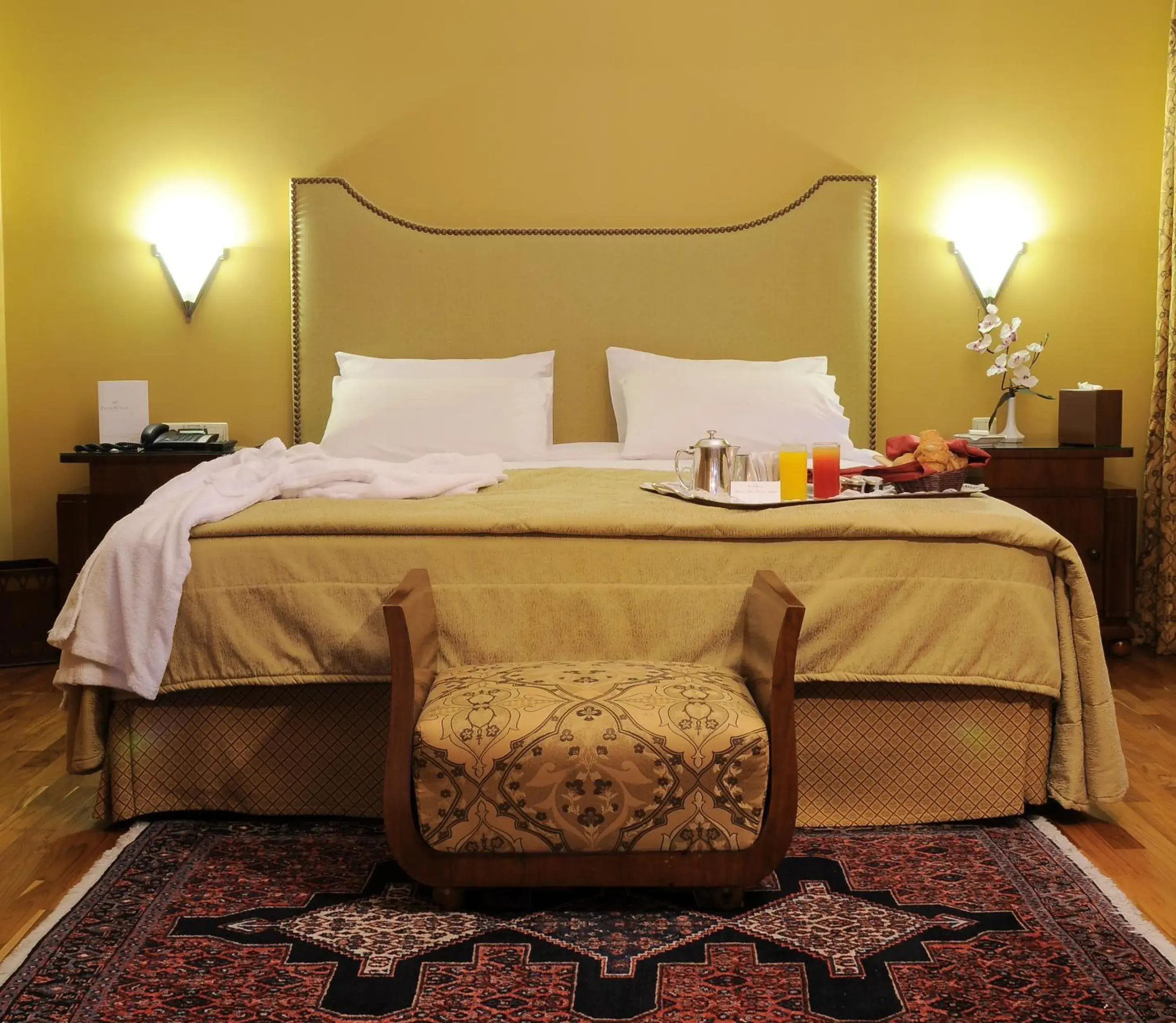 Executive Suite with Sea View in Warwick Palm Beach Hotel Executive Suite with Sea View in Warwick Palm Beach Hotel