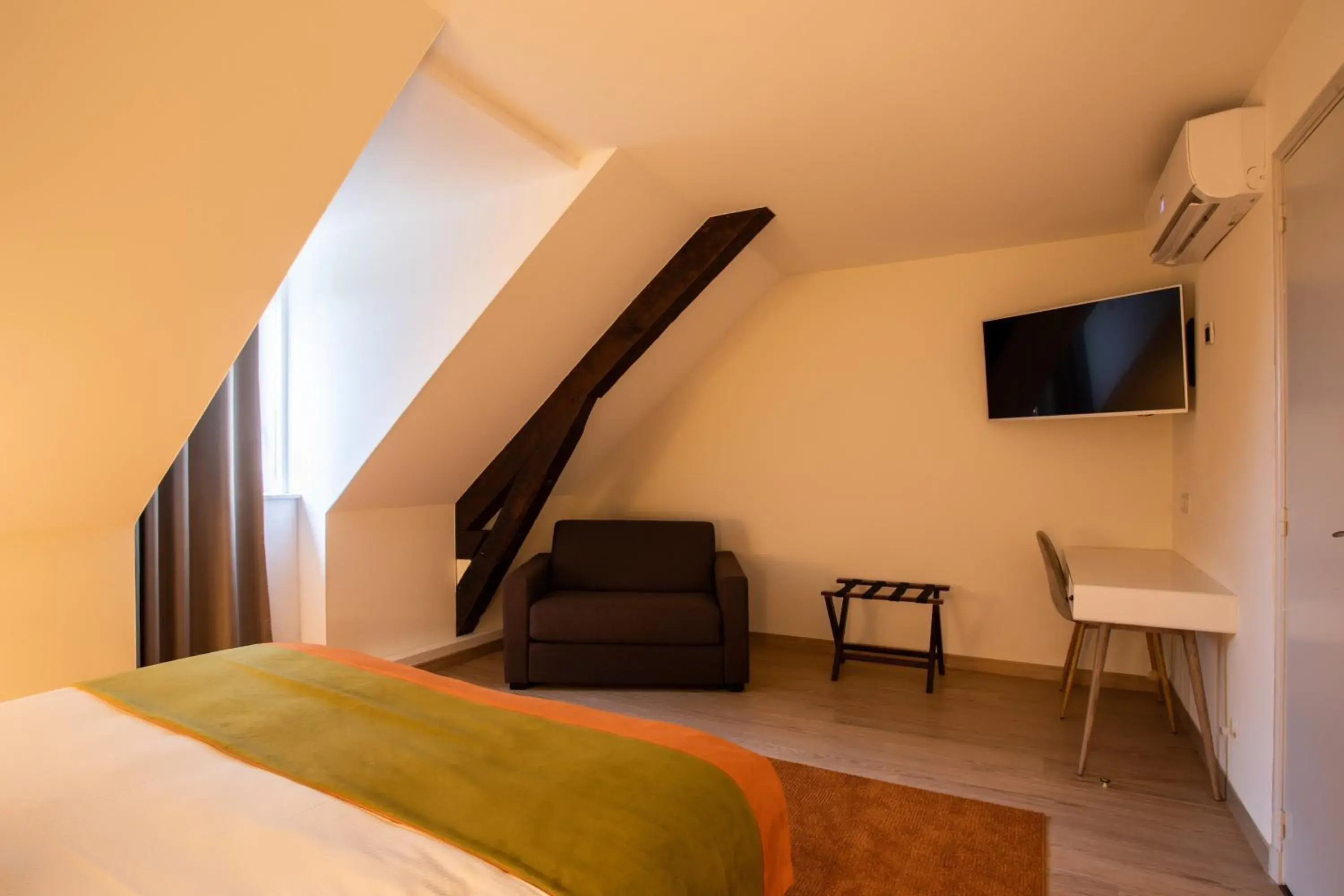 Triple Room in La Maison TATIN Triple Room in La Maison TATIN