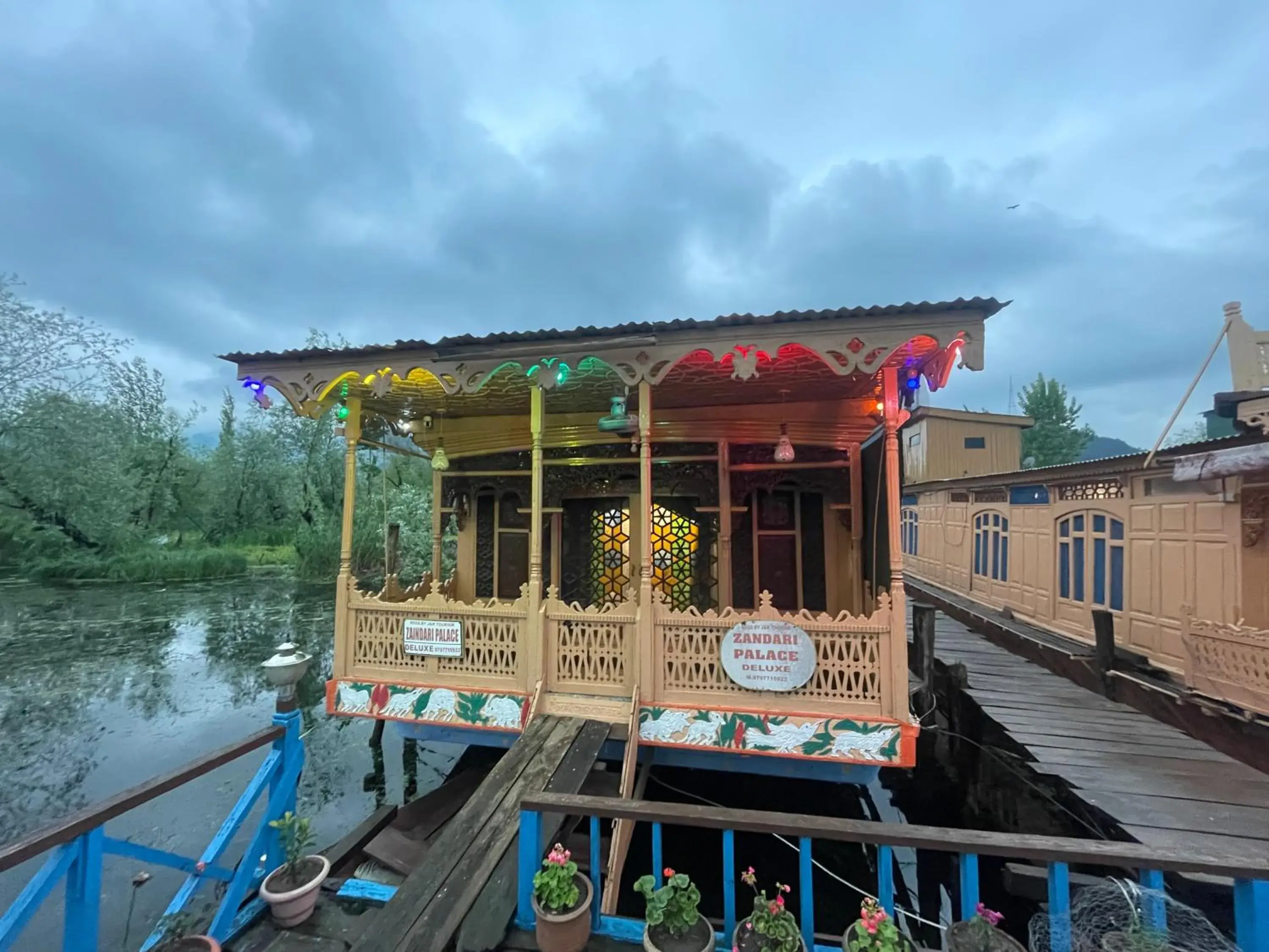 Houseboat Zaindari Palace Srinagar Houseboat Zaindari Palace Srinagar