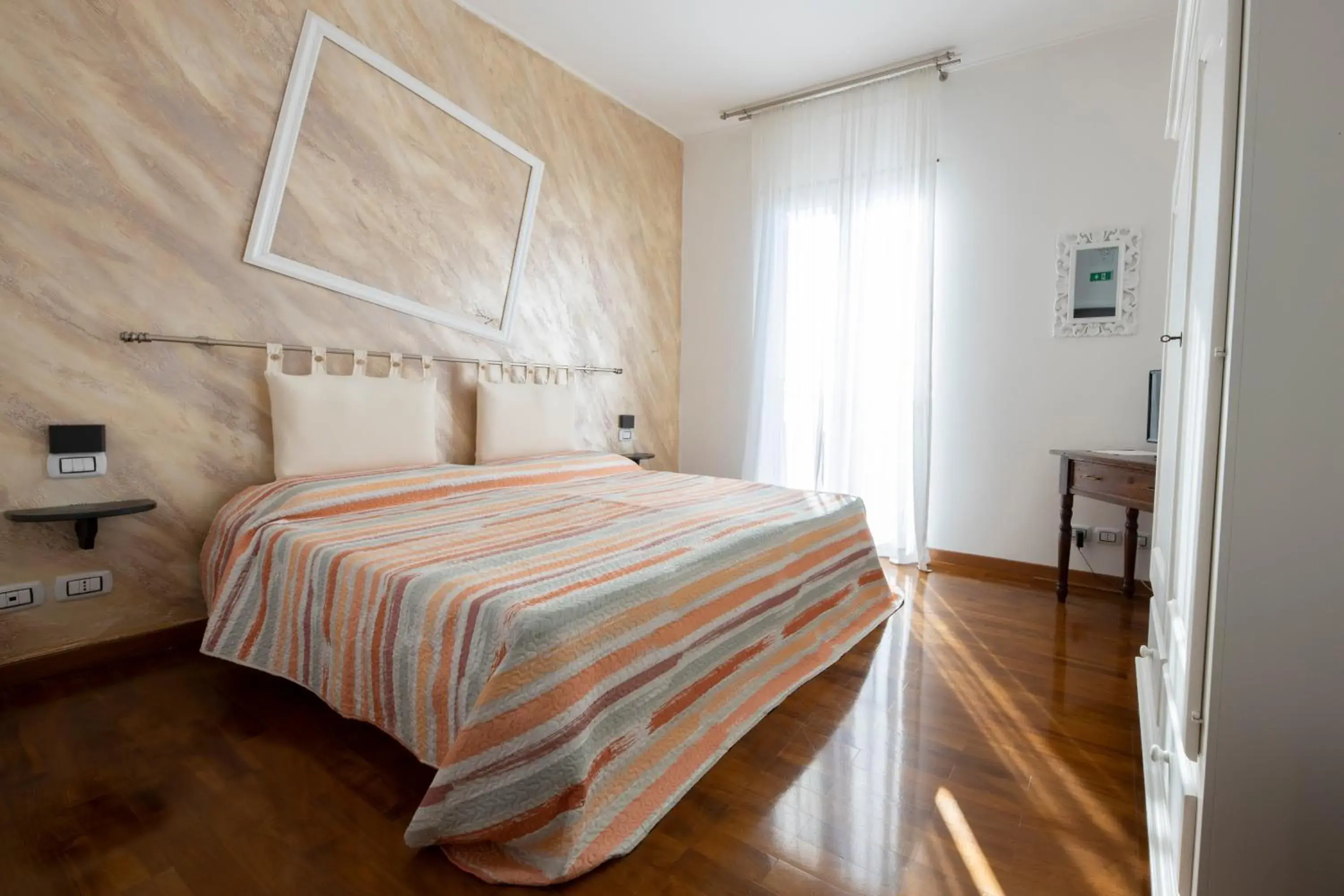 Double Room with Sea View in Looky Hotel Double Room with Sea View in Looky Hotel