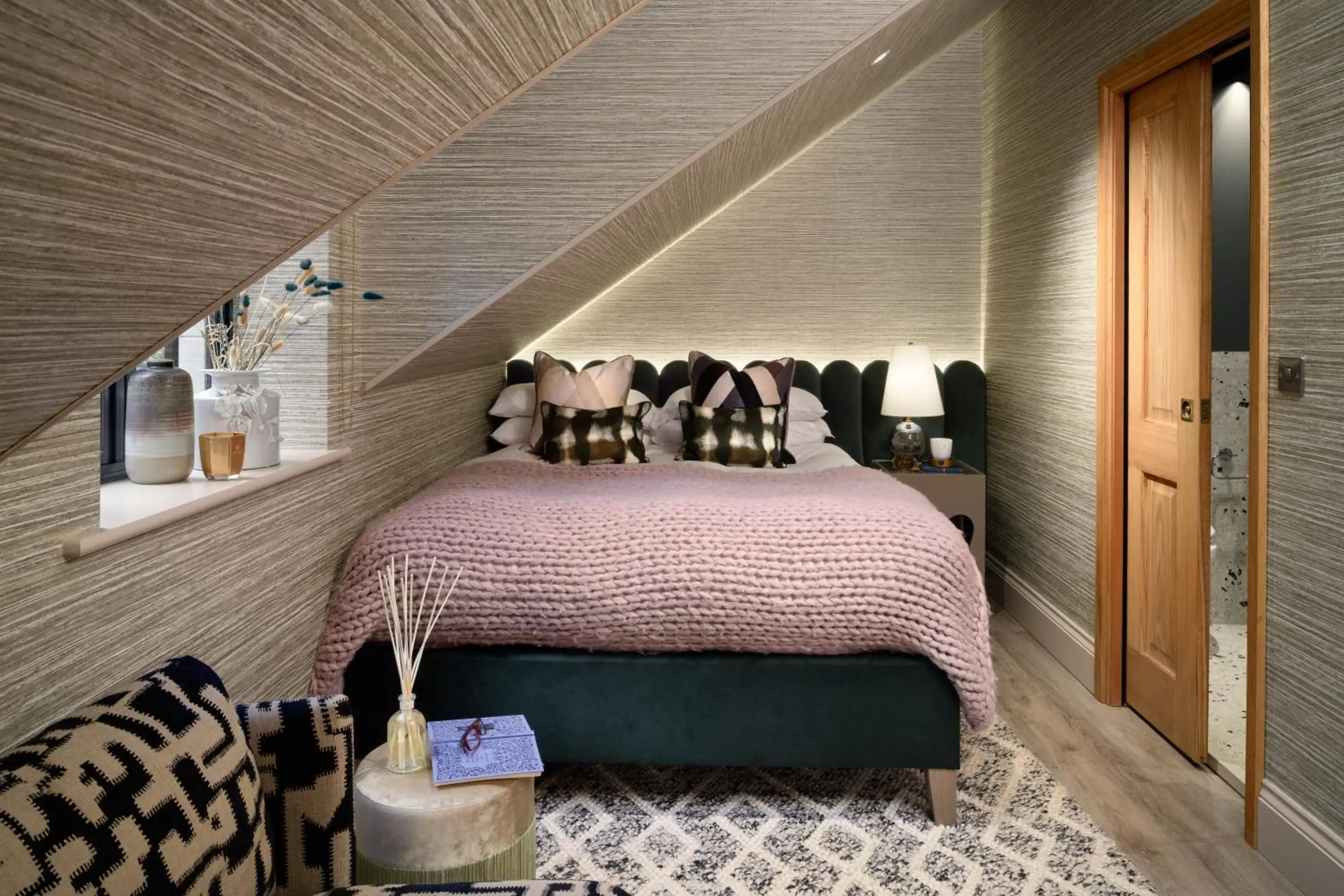 Farmhouse Small Double Room in The Tempus at Charlton Hall Estate Farmhouse Small Double Room in The Tempus at Charlton Hall Estate