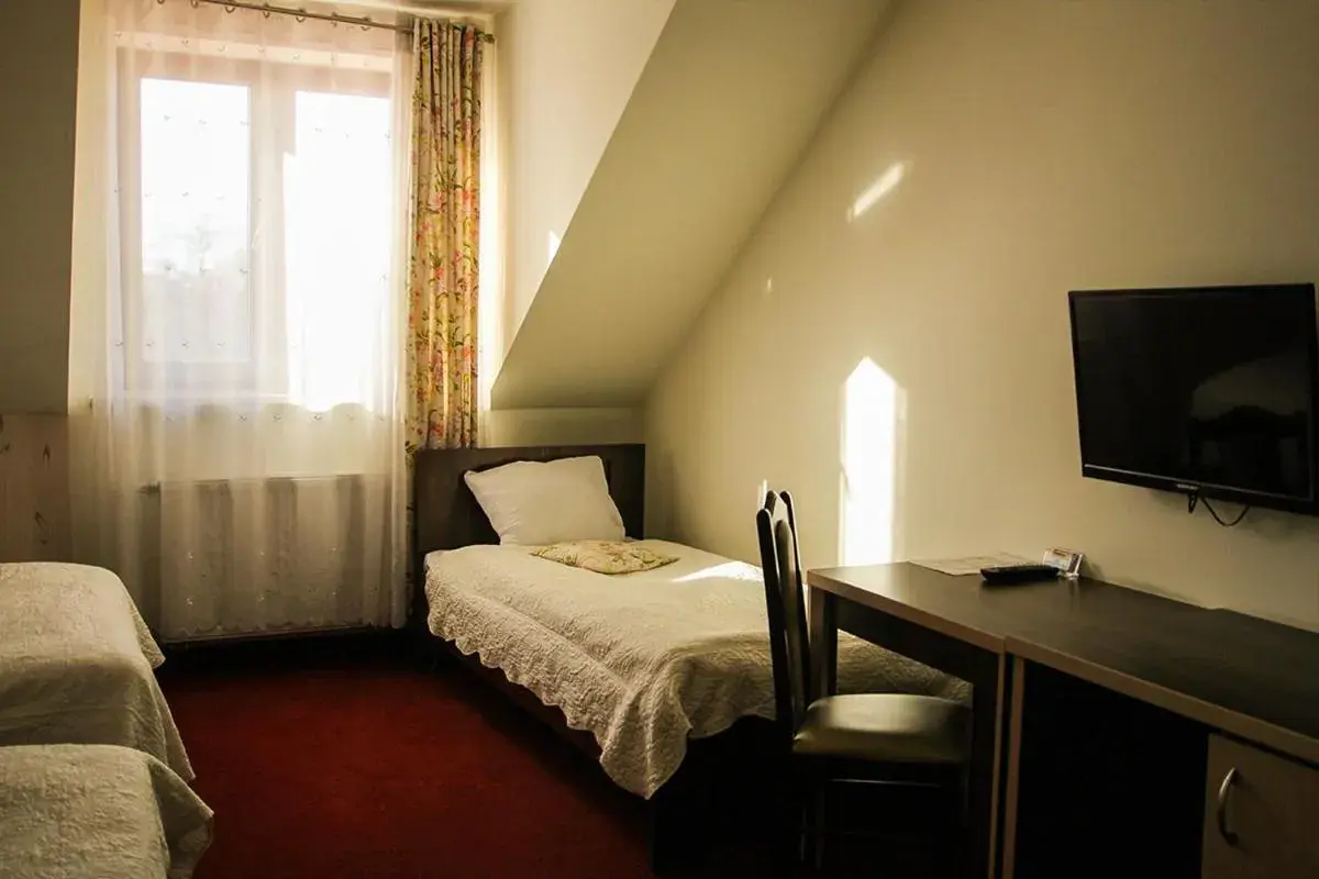 Comfort Triple Room with Shower in Prymus Comfort Triple Room with Shower in Prymus