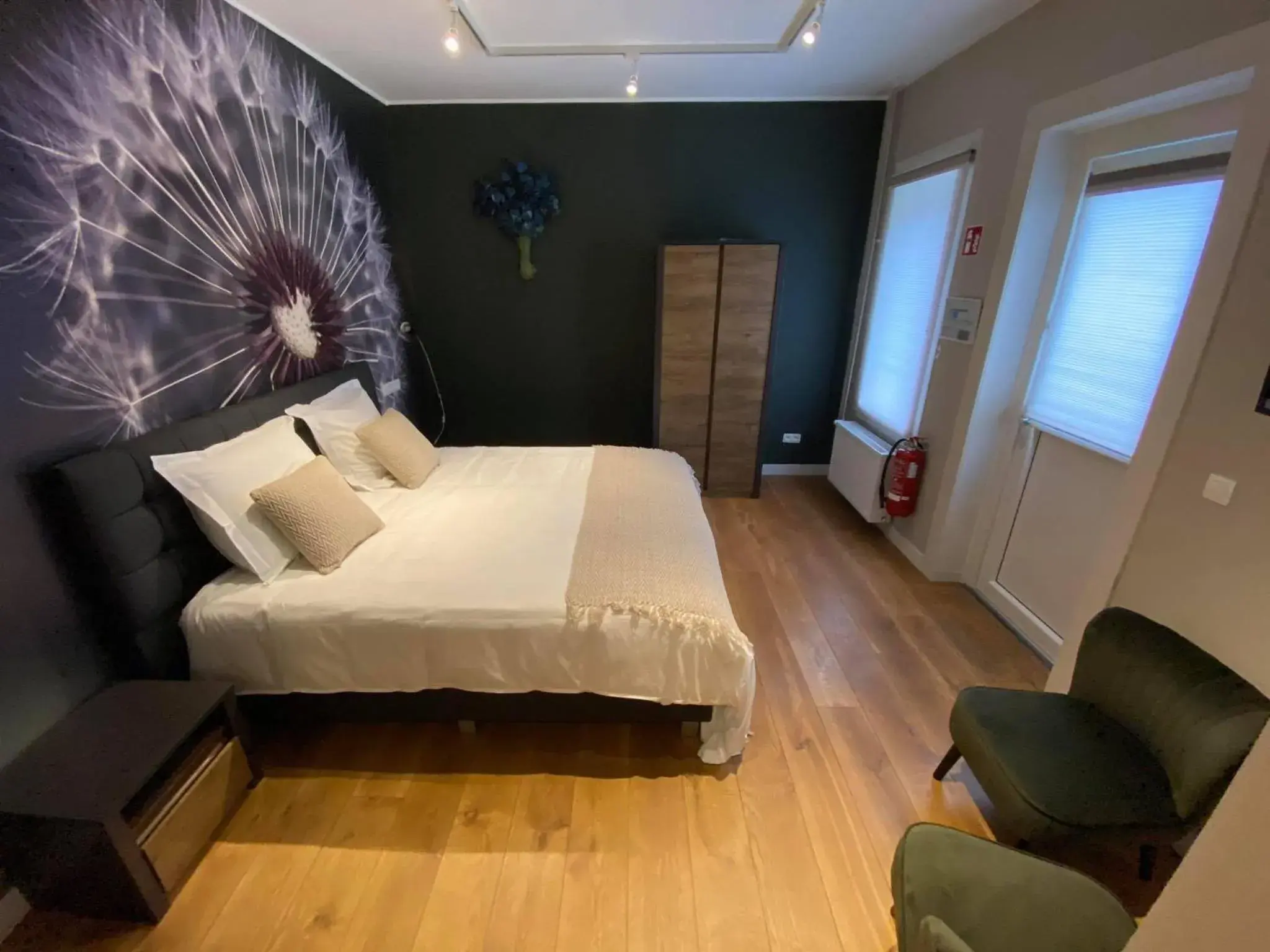 Queen Room with Pool View in B&B Het Doctershoes Queen Room with Pool View in B&B Het Doctershoes