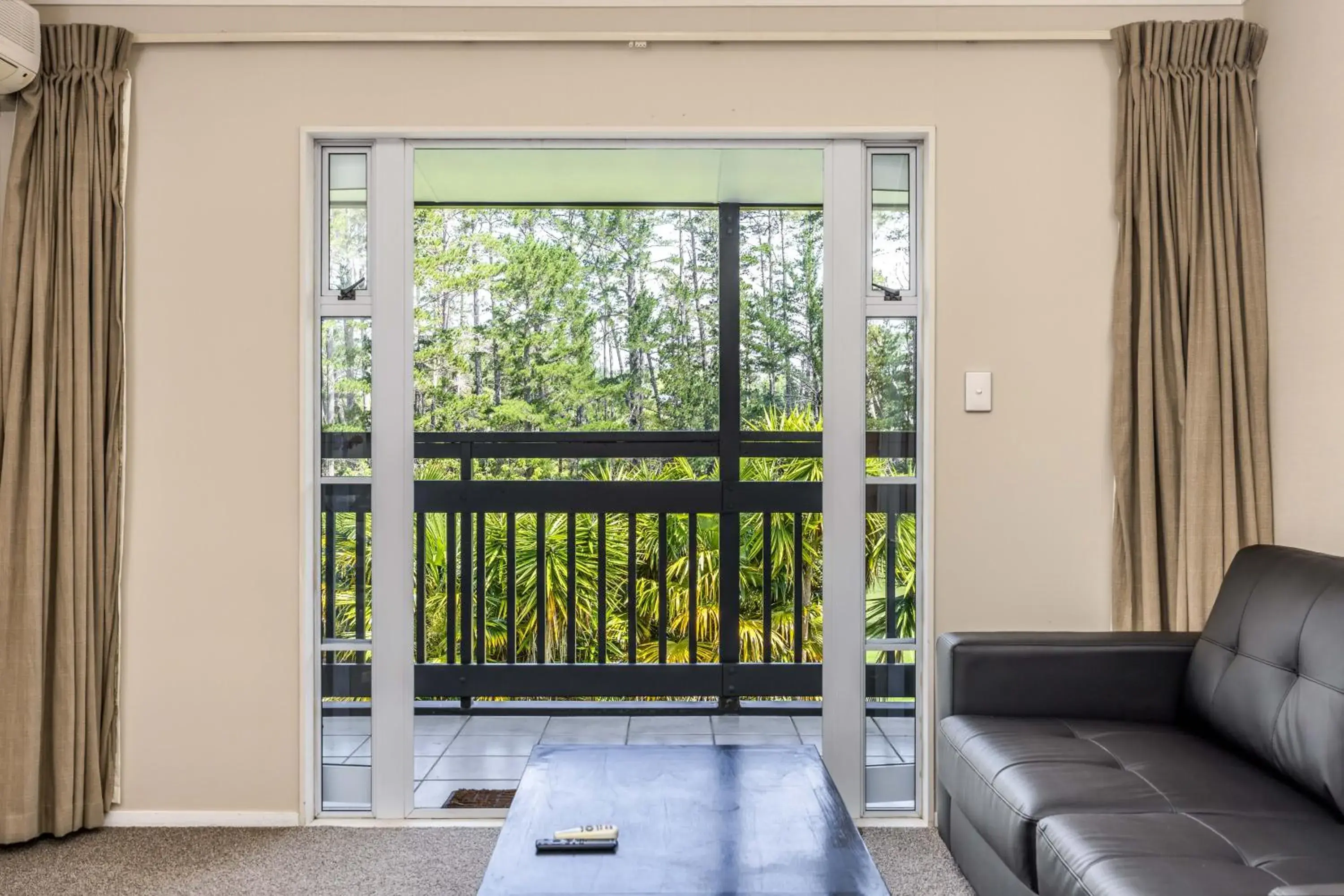 One-Bedroom Suite in Northridge Golf Resort One-Bedroom Suite in Northridge Golf Resort