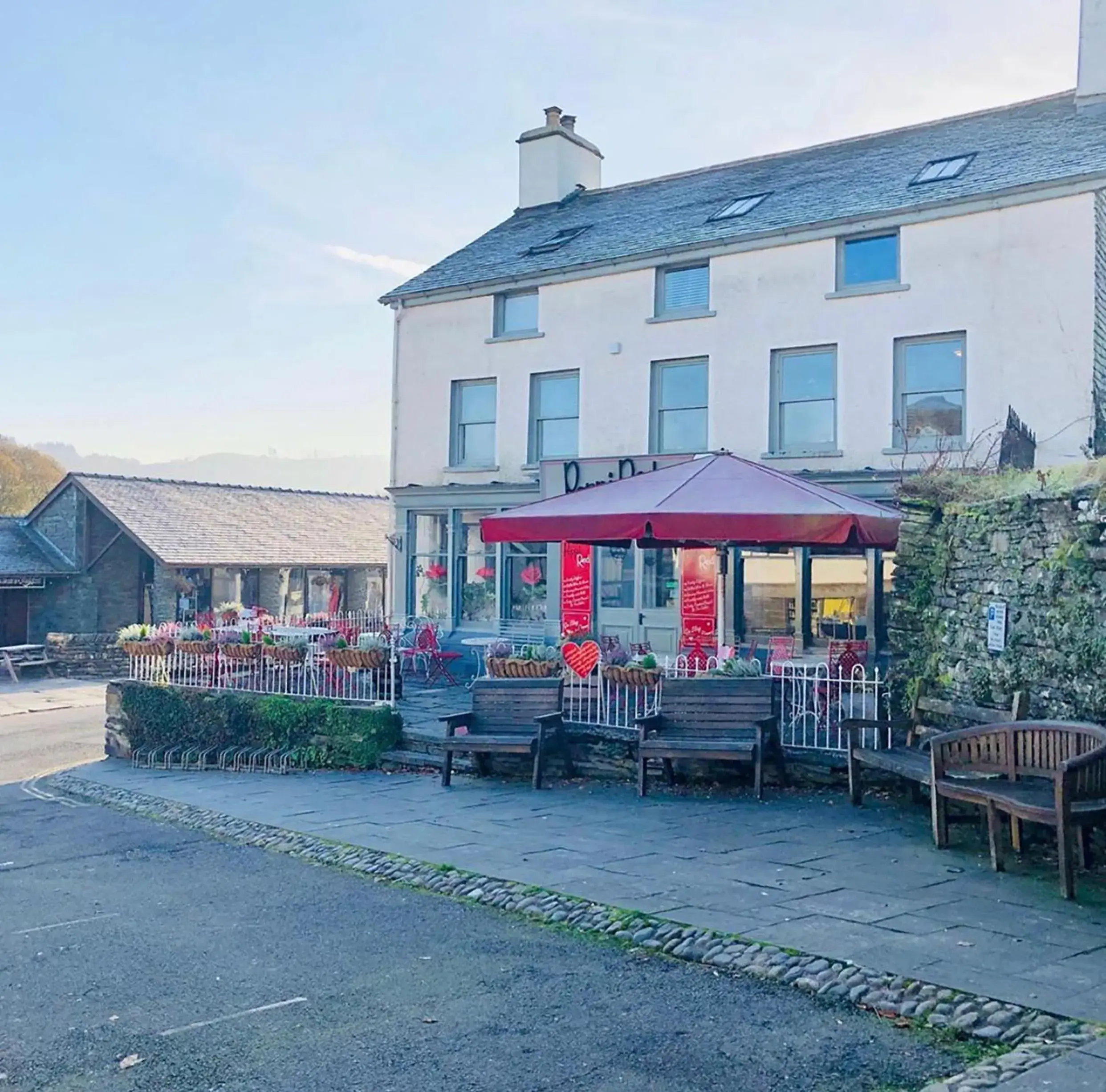 The Hive at Poppi-Red The Hive at Poppi-Red