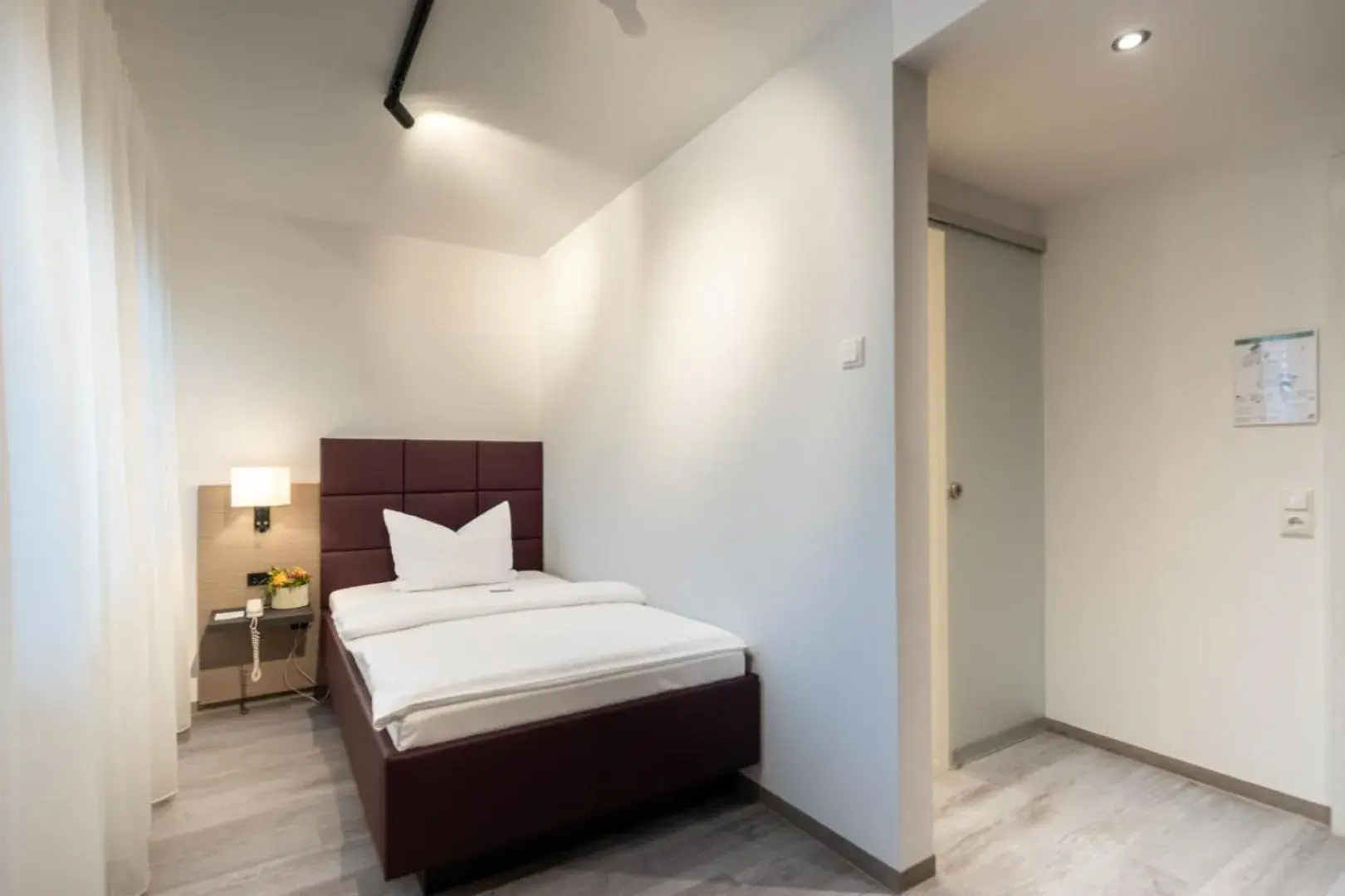 Business Single Room in Hotel Gloria Superior Business Single Room in Hotel Gloria Superior