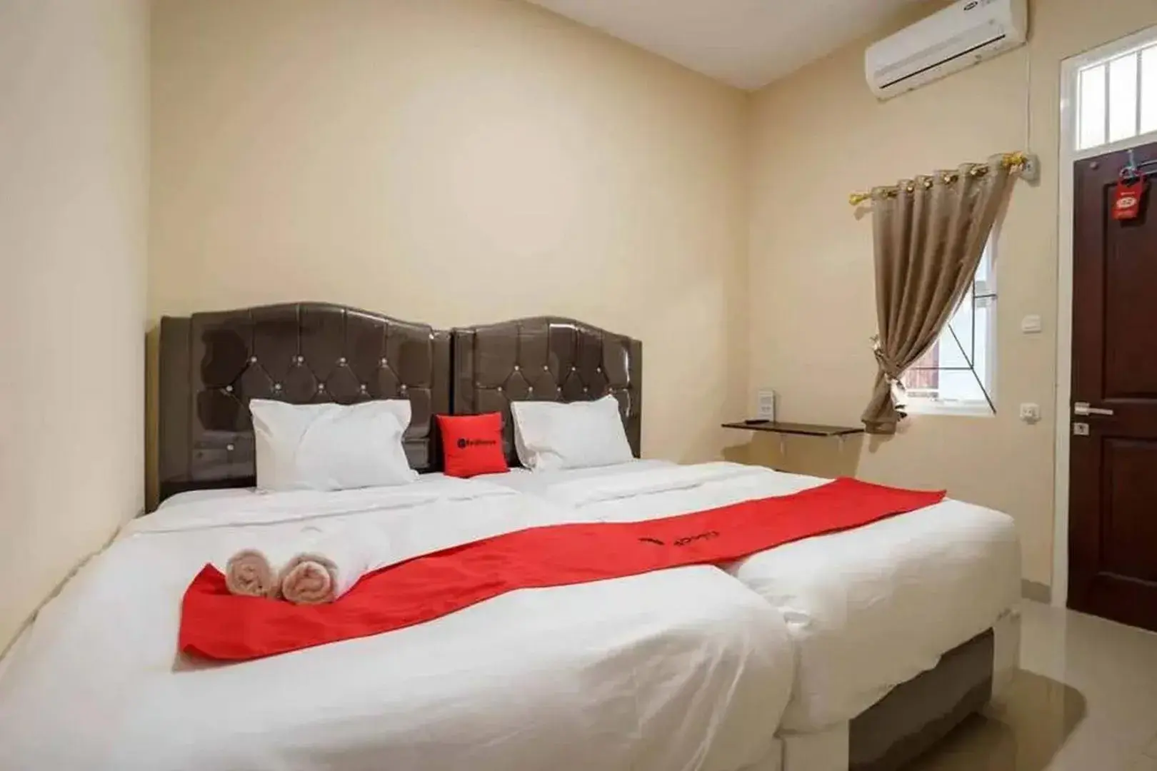 Twin Room in RedDoorz near UBL Lampung 2 Twin Room in RedDoorz near UBL Lampung 2