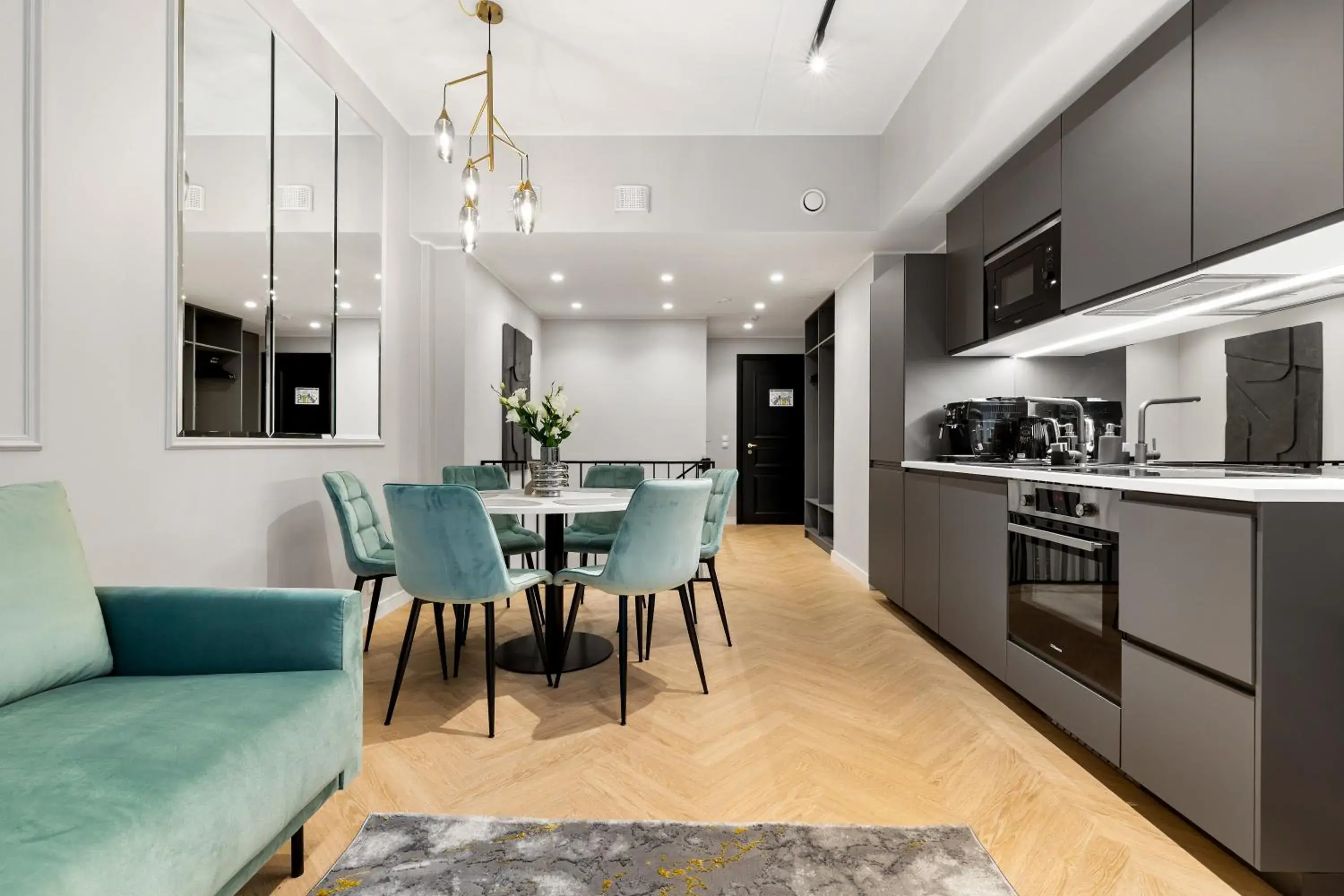 Family Suite with 2 Bedrooms in Bob W Ambassador Family Suite with 2 Bedrooms in Bob W Ambassador