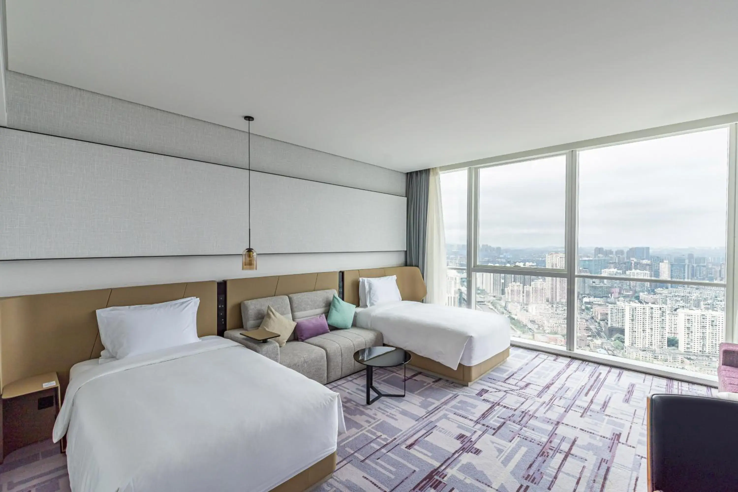 Standard Twin Room with Lounge Access in Crowne Plaza Dalian Xinghai by IHG Standard Twin Room with Lounge Access in Crowne Plaza Dalian Xinghai by IHG