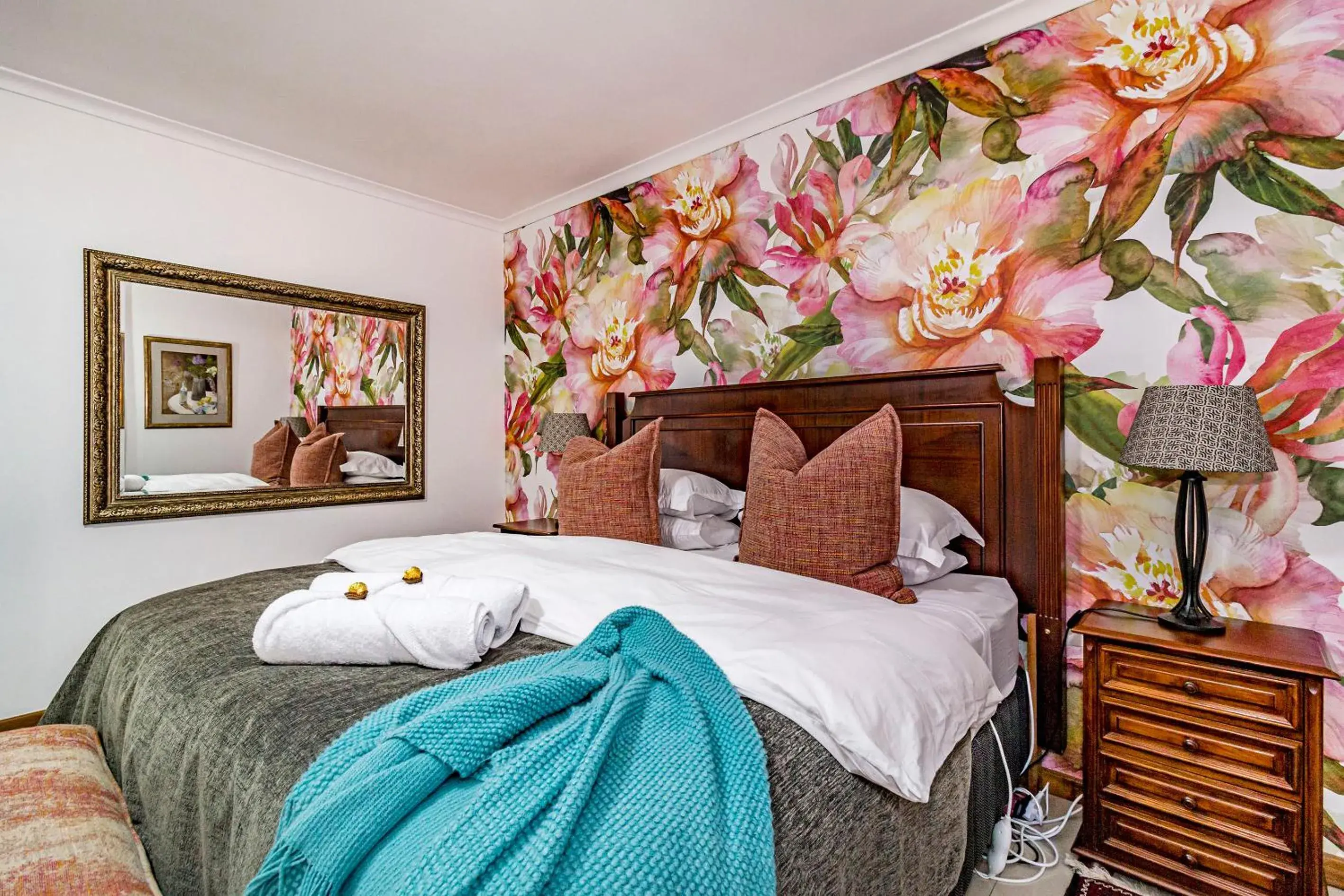 King Suite with Pool View in 5 Rembrandt Guesthouse King Suite with Pool View in 5 Rembrandt Guesthouse