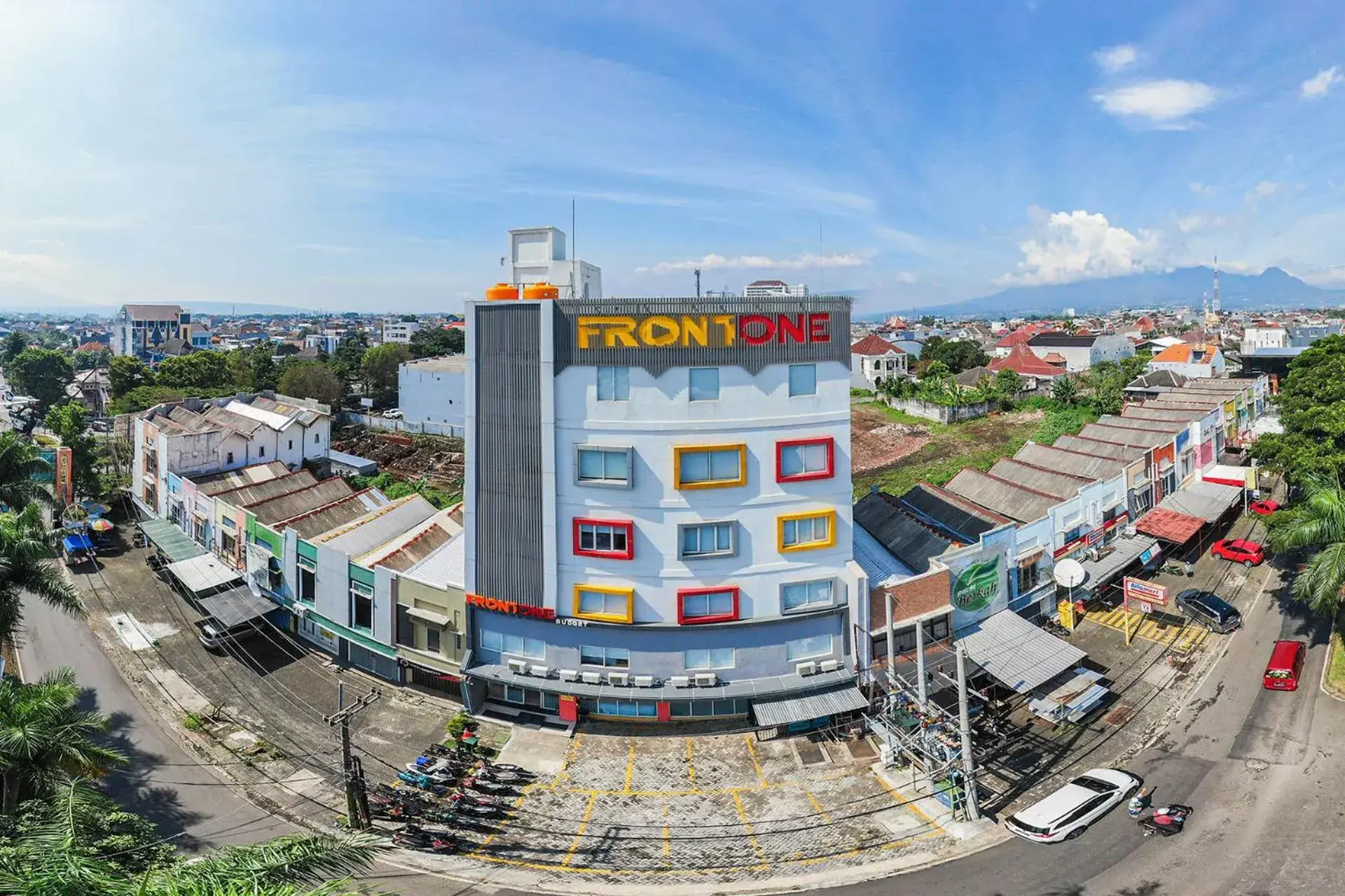 Front One Budget Malang by Azana Front One Budget Malang by Azana