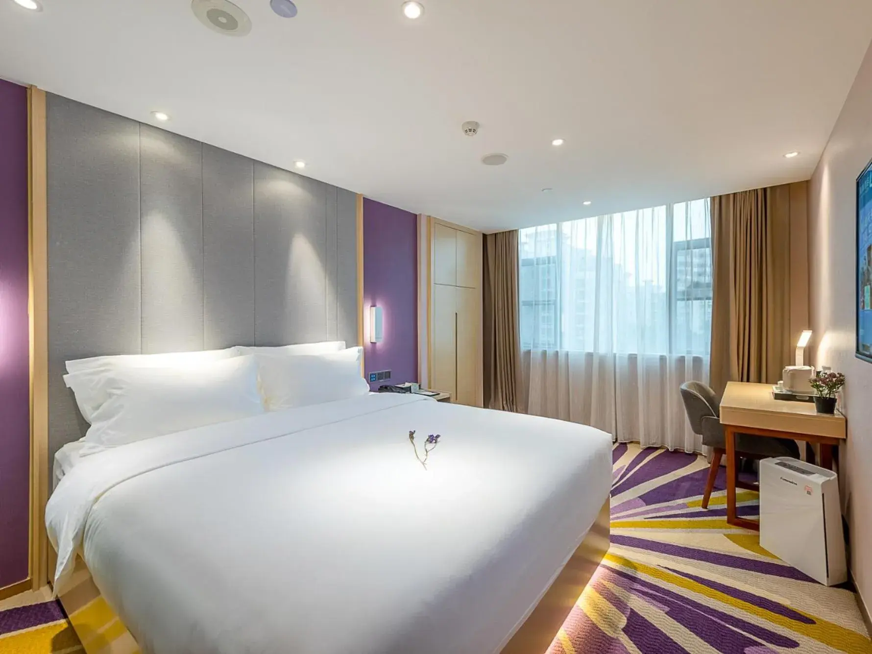 Deluxe Queen Room in Lavande Hotel Guangzhou east railway station Tianpingjia Subway Station Branch Deluxe Queen Room in Lavande Hotel Guangzhou east railway station Tianpingjia Subway Station Branch