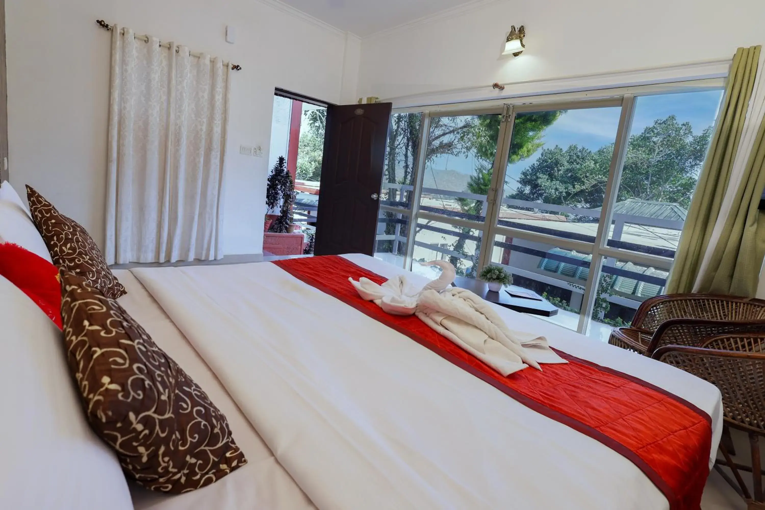 Deluxe Double Room with Balcony in Green Trees Munnar Deluxe Double Room with Balcony in Green Trees Munnar