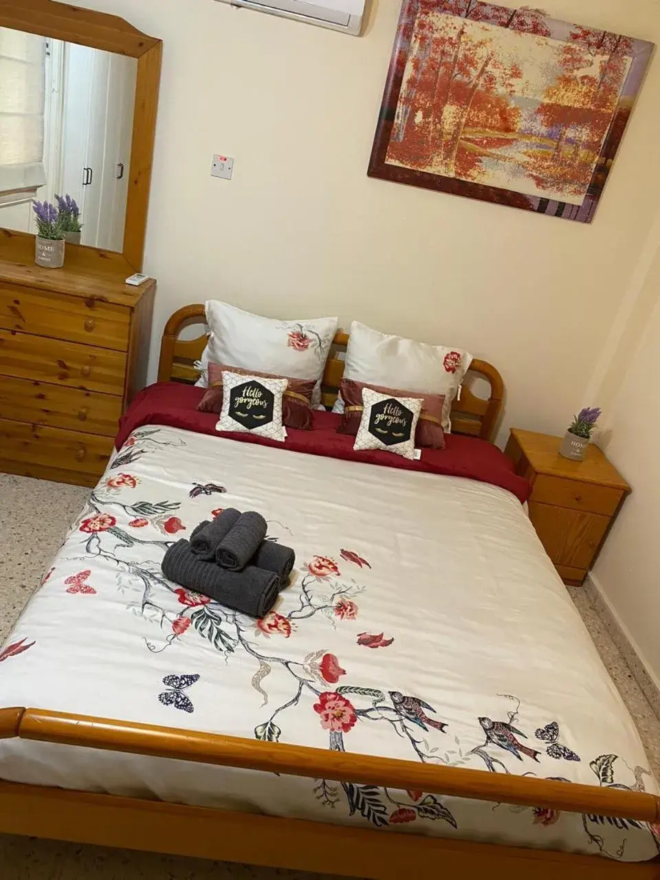 Queen Room with Shared Bathroom in Larnaca Comfort Rooms Queen Room with Shared Bathroom in Larnaca Comfort Rooms