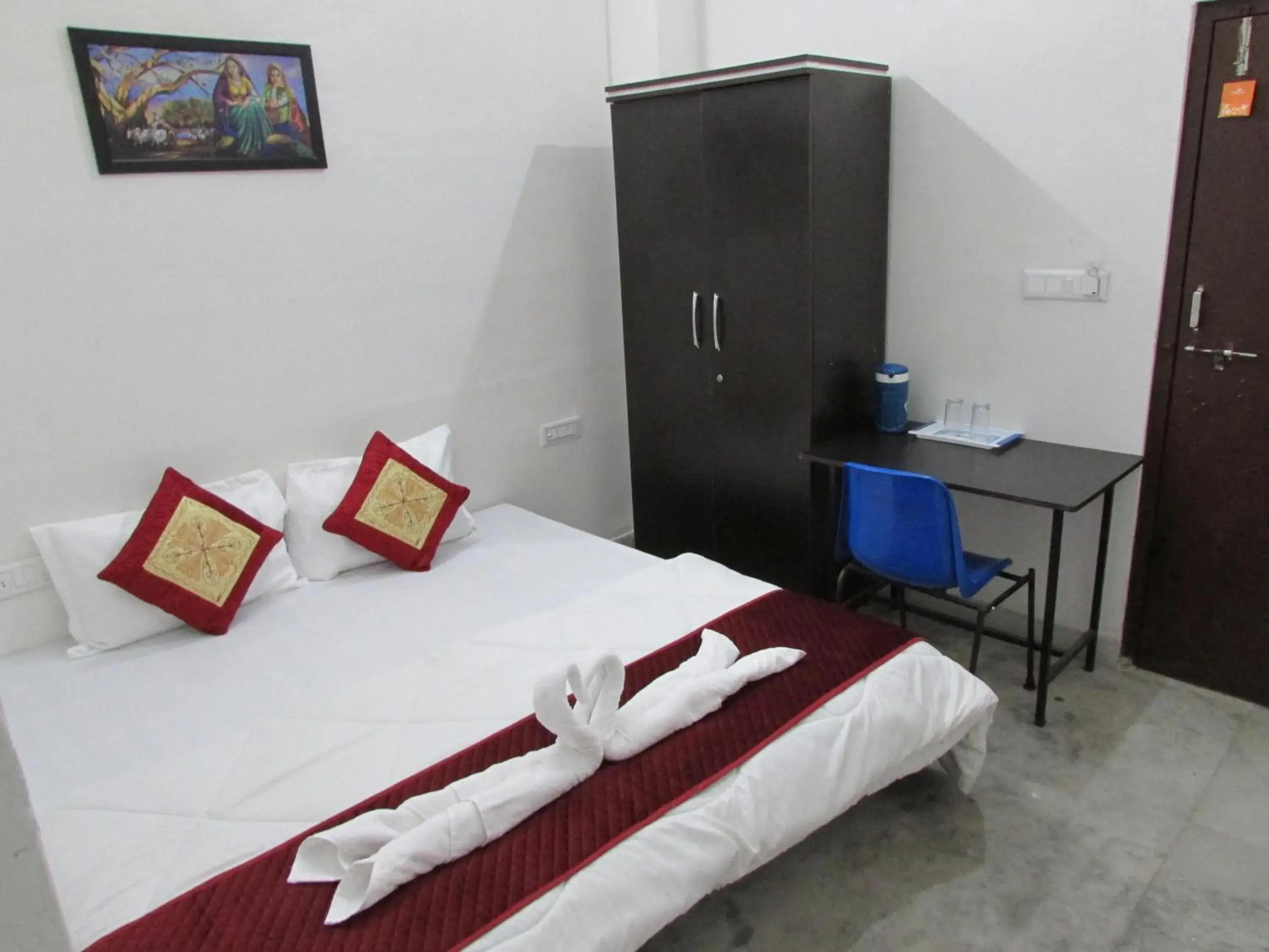 Standard Double Room in Ashish Guest House, Goverdhan Vilas Standard Double Room in Ashish Guest House, Goverdhan Vilas
