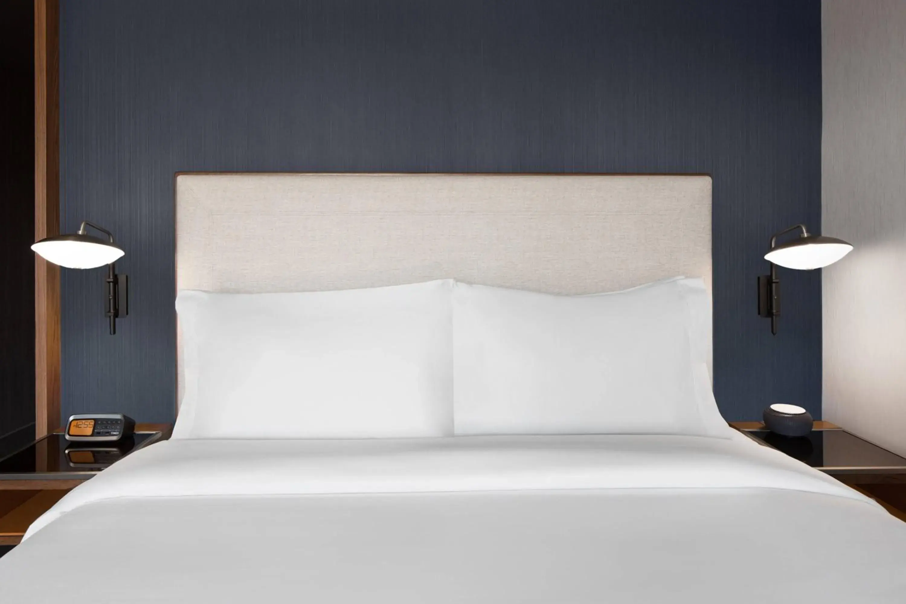 King Room with Sofa Bed in Courtyard by Marriott Lansing Downtown King Room with Sofa Bed in Courtyard by Marriott Lansing Downtown