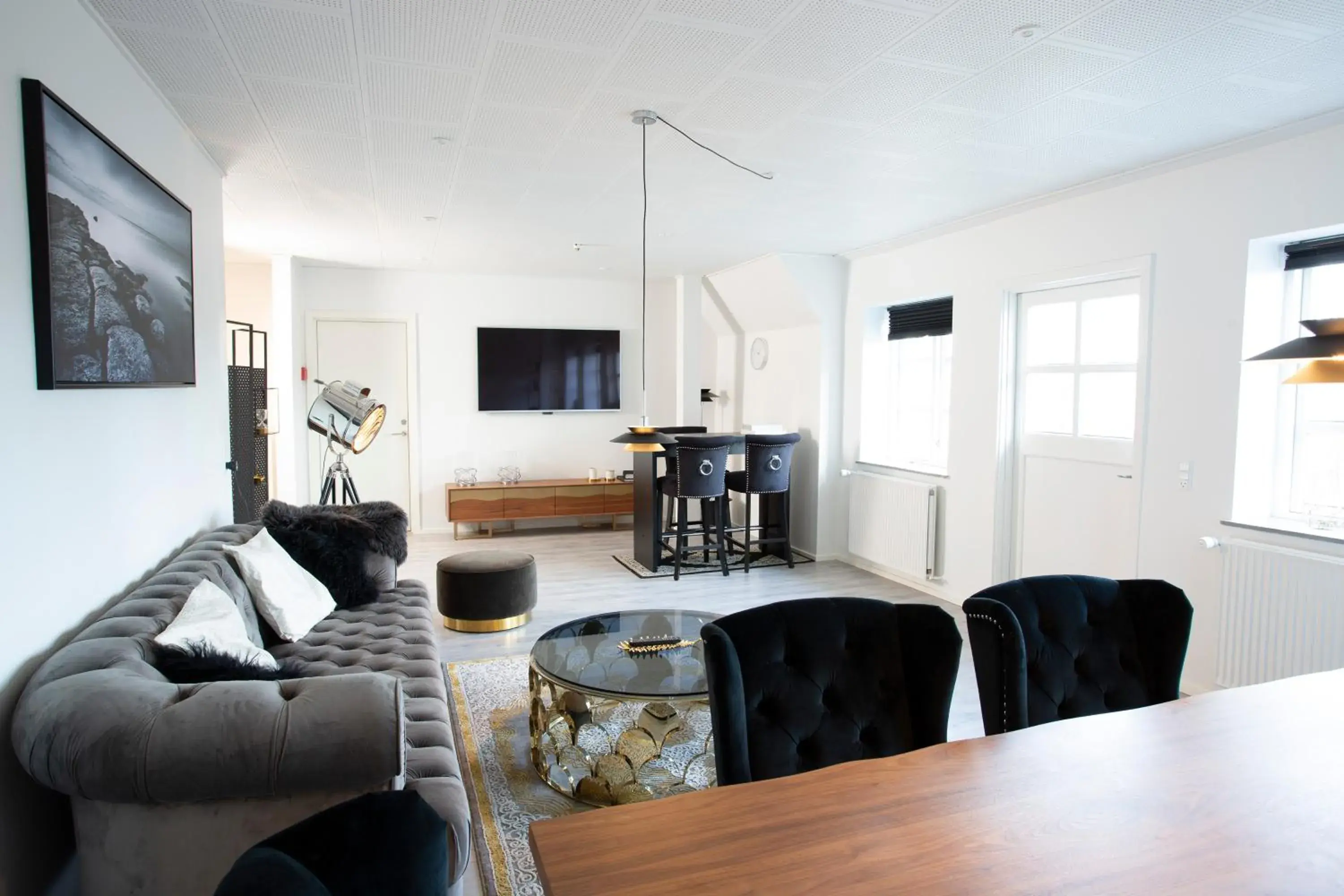 King Suite with Balcony - single occupancy in Hotelcity King Suite with Balcony - single occupancy in Hotelcity