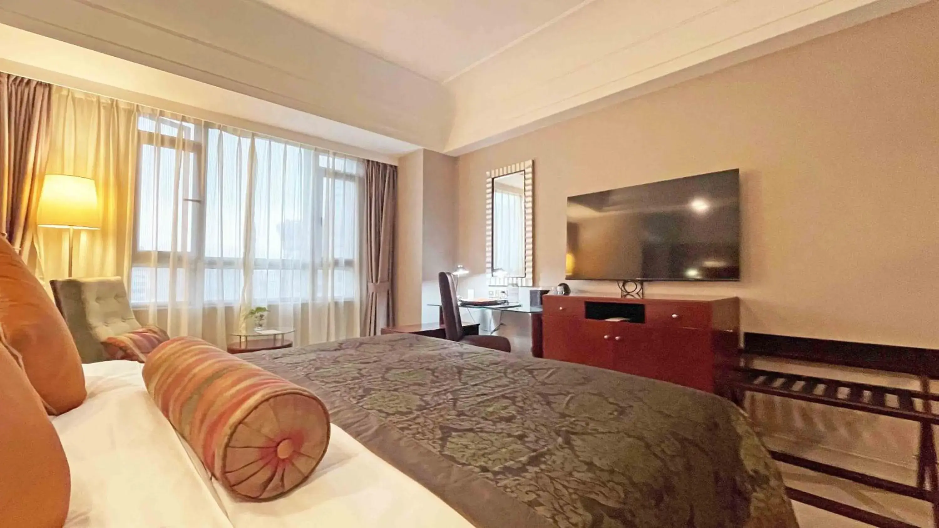 Deluxe Double Room in Merry Hotel Shanghai (Former Rendezvous Merry Hotel Shanghai) Deluxe Double Room in Merry Hotel Shanghai (Former Rendezvous Merry Hotel Shanghai)