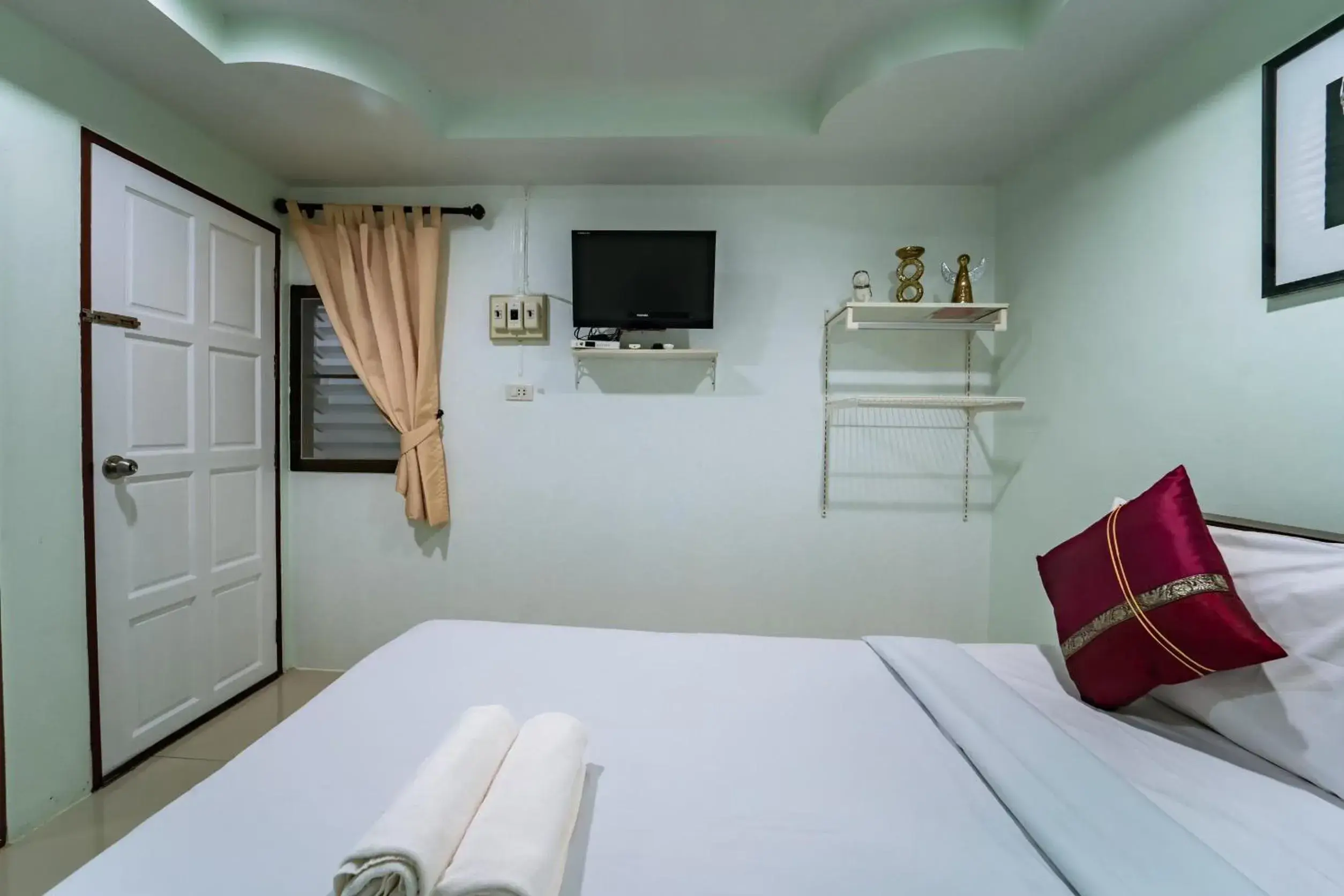 Superior Double Room in OYO 75377 Check In House Superior Double Room in OYO 75377 Check In House