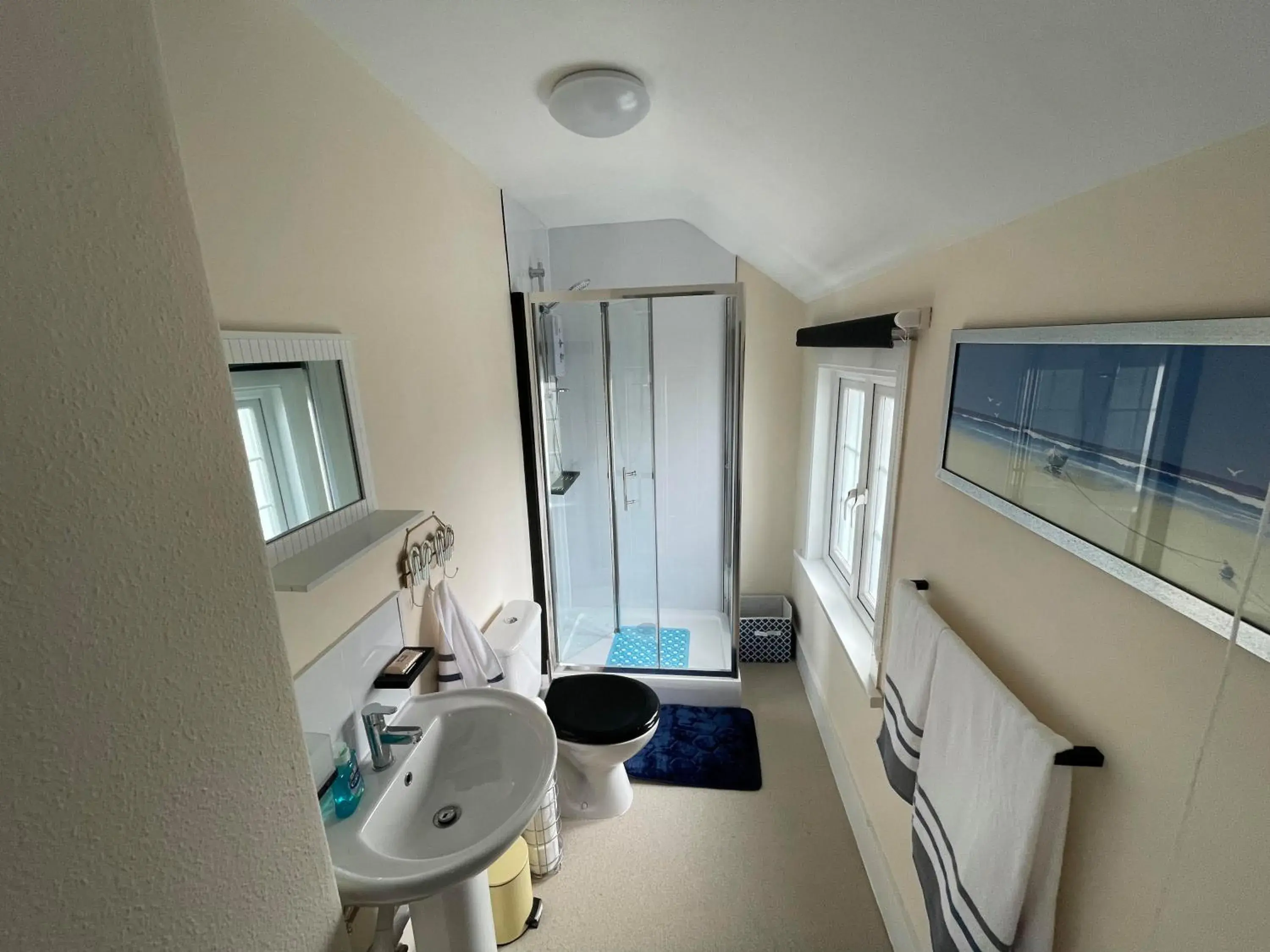 Double Room with Garden View in THE KINGS ARMS INN Double Room with Garden View in THE KINGS ARMS INN