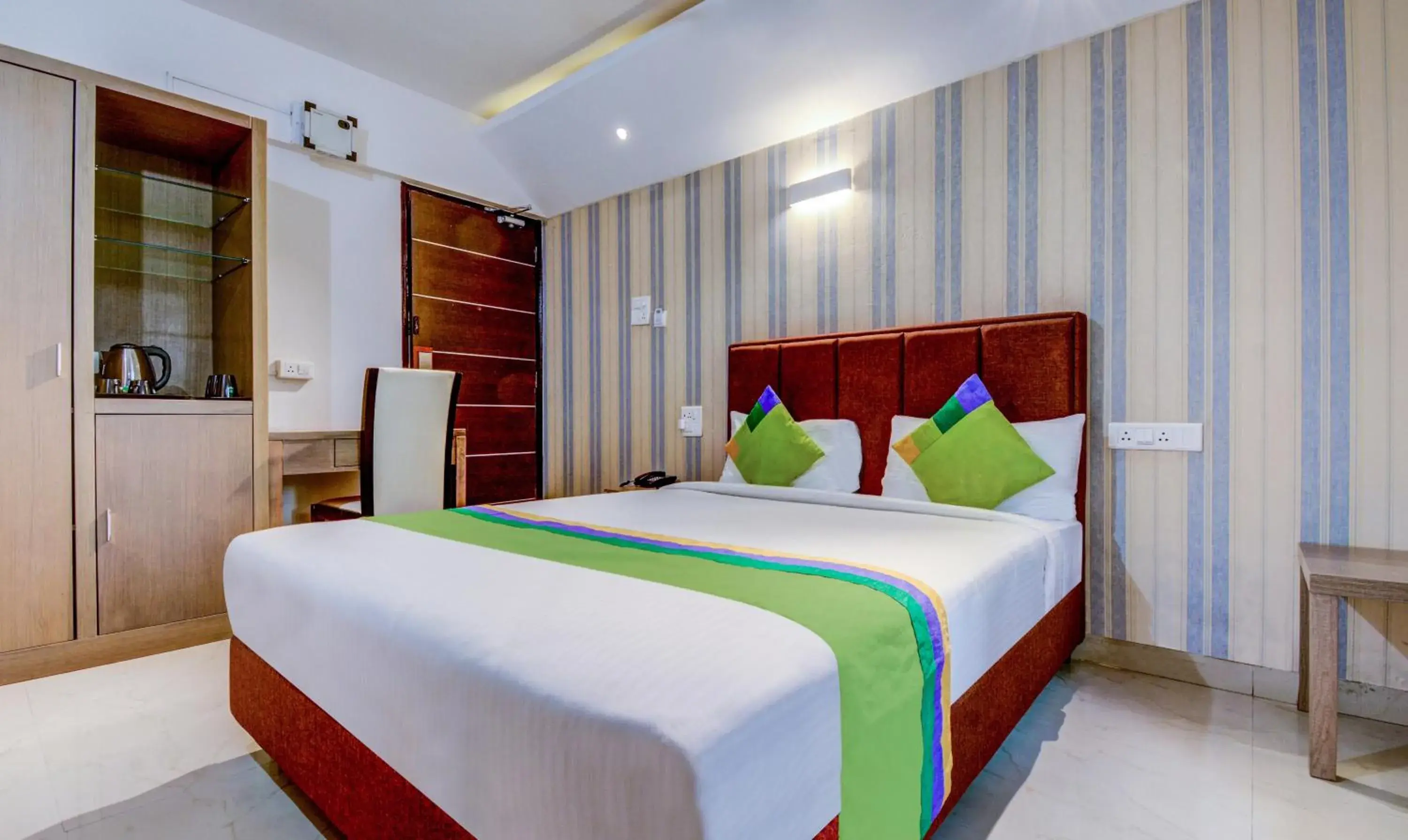 Deluxe Double Room - single occupancy in Treebo Iris Suites Deluxe Double Room - single occupancy in Treebo Iris Suites