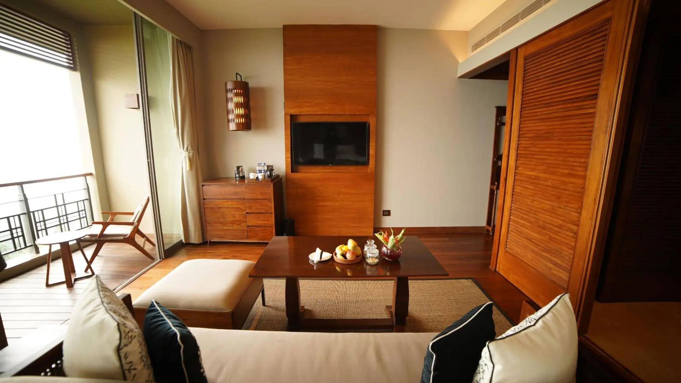 Luxury Room Valley View King Bed - single occupancy in Taj Chia Kutir Resort & Spa Darjeeling Luxury Room Valley View King Bed - single occupancy in Taj Chia Kutir Resort & Spa Darjeeling