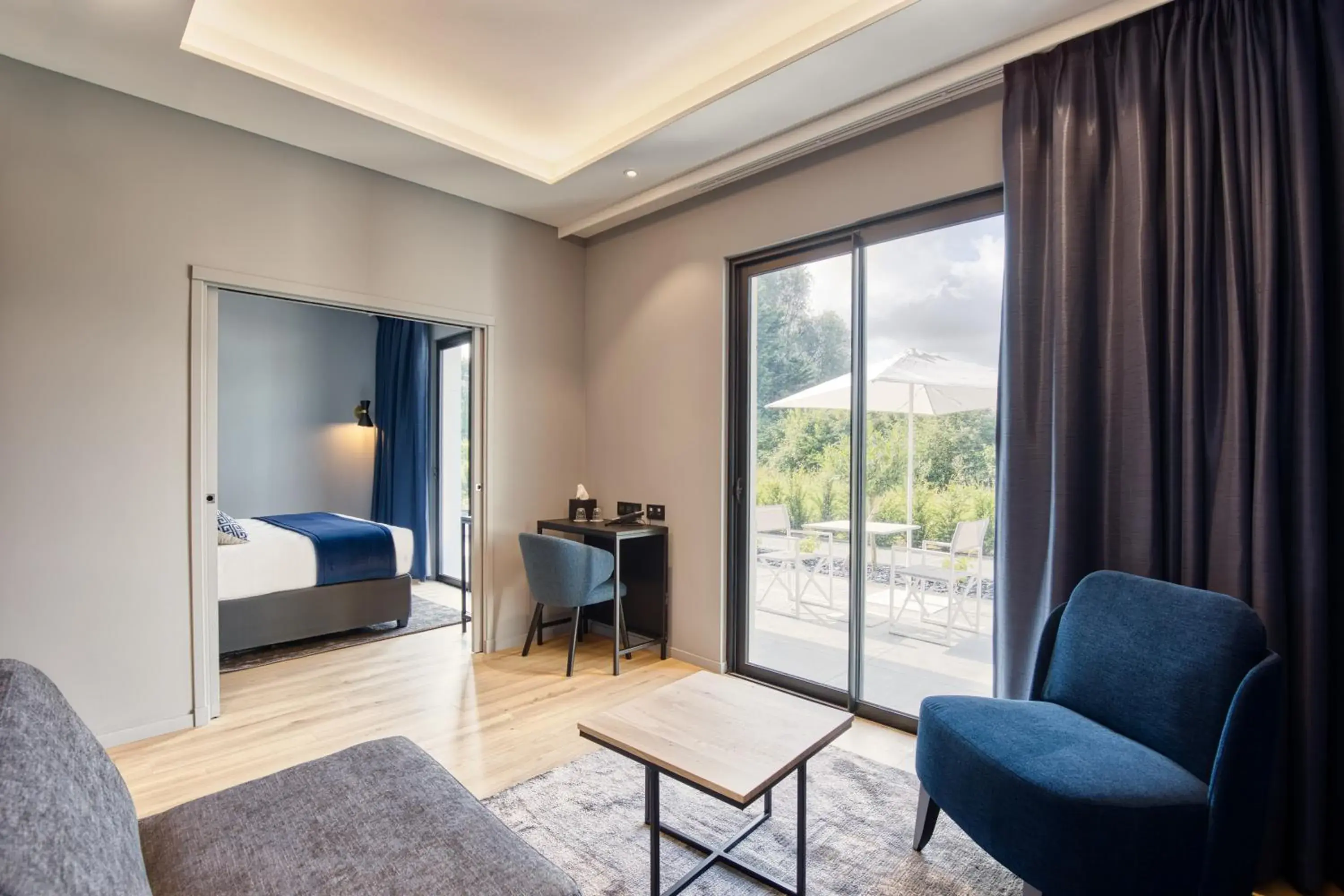Deluxe King Suite in Best Western Plus Le Fairway Hotel & Spa Golf d'Arras Deluxe King Suite in Best Western Plus Le Fairway Hotel & Spa Golf d'Arras