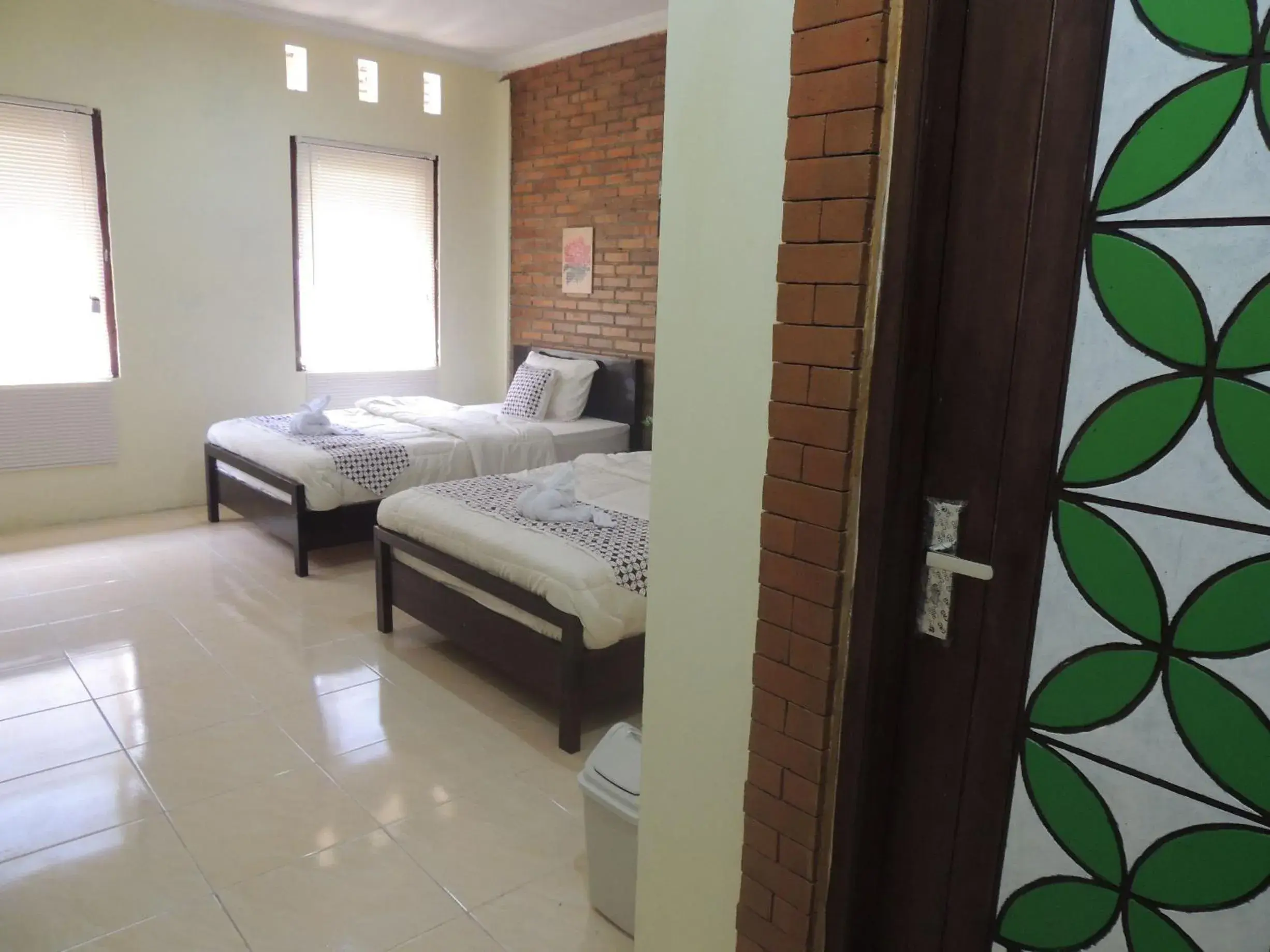 Superior Twin Room in Srikayah Syariah by Ndalem Beong Superior Twin Room in Srikayah Syariah by Ndalem Beong