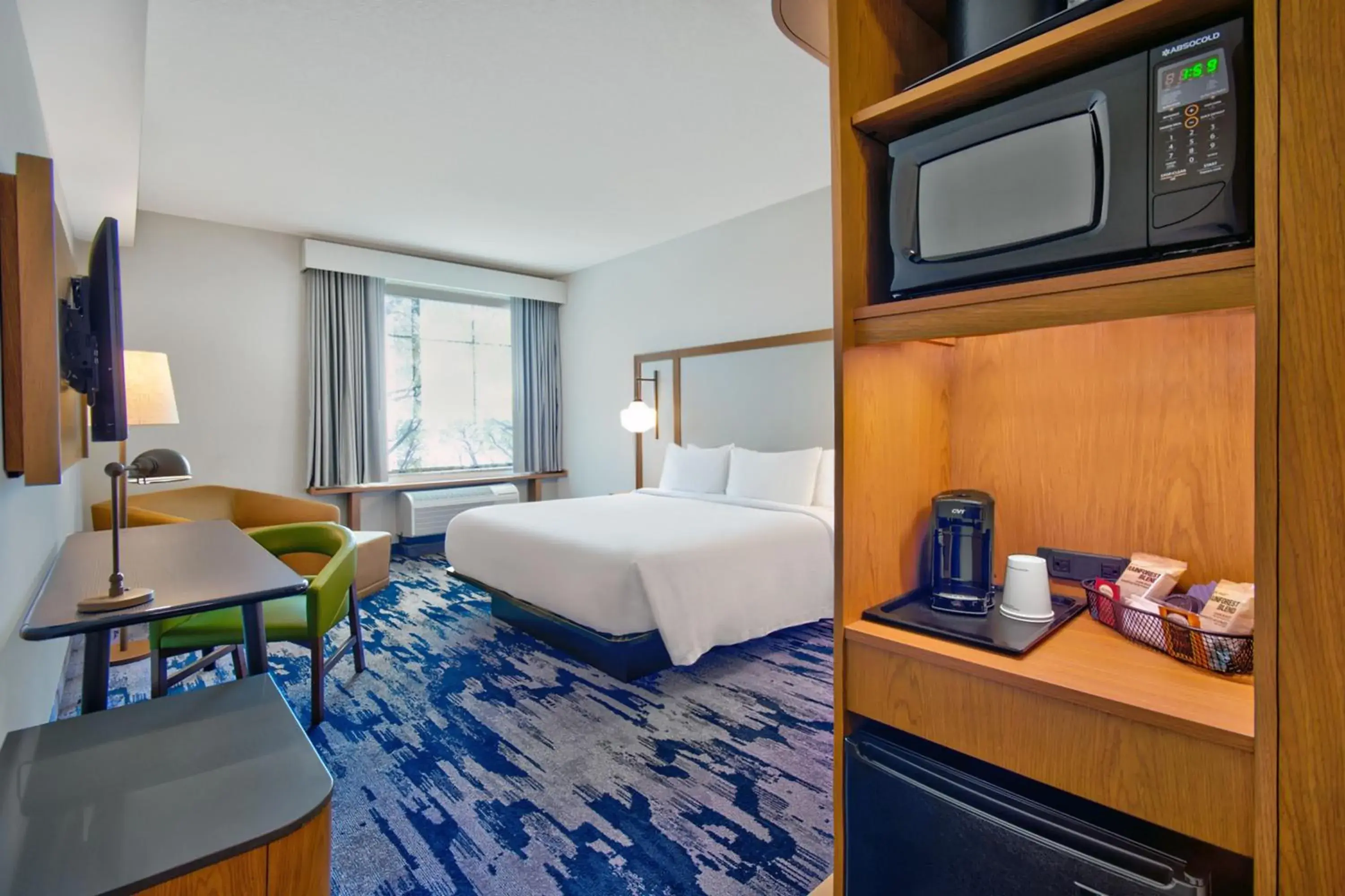 King Room in Fairfield by Marriott Inn & Suites Orlando at FLAMINGO CROSSINGS® Town Center King Room in Fairfield by Marriott Inn & Suites Orlando at FLAMINGO CROSSINGS® Town Center