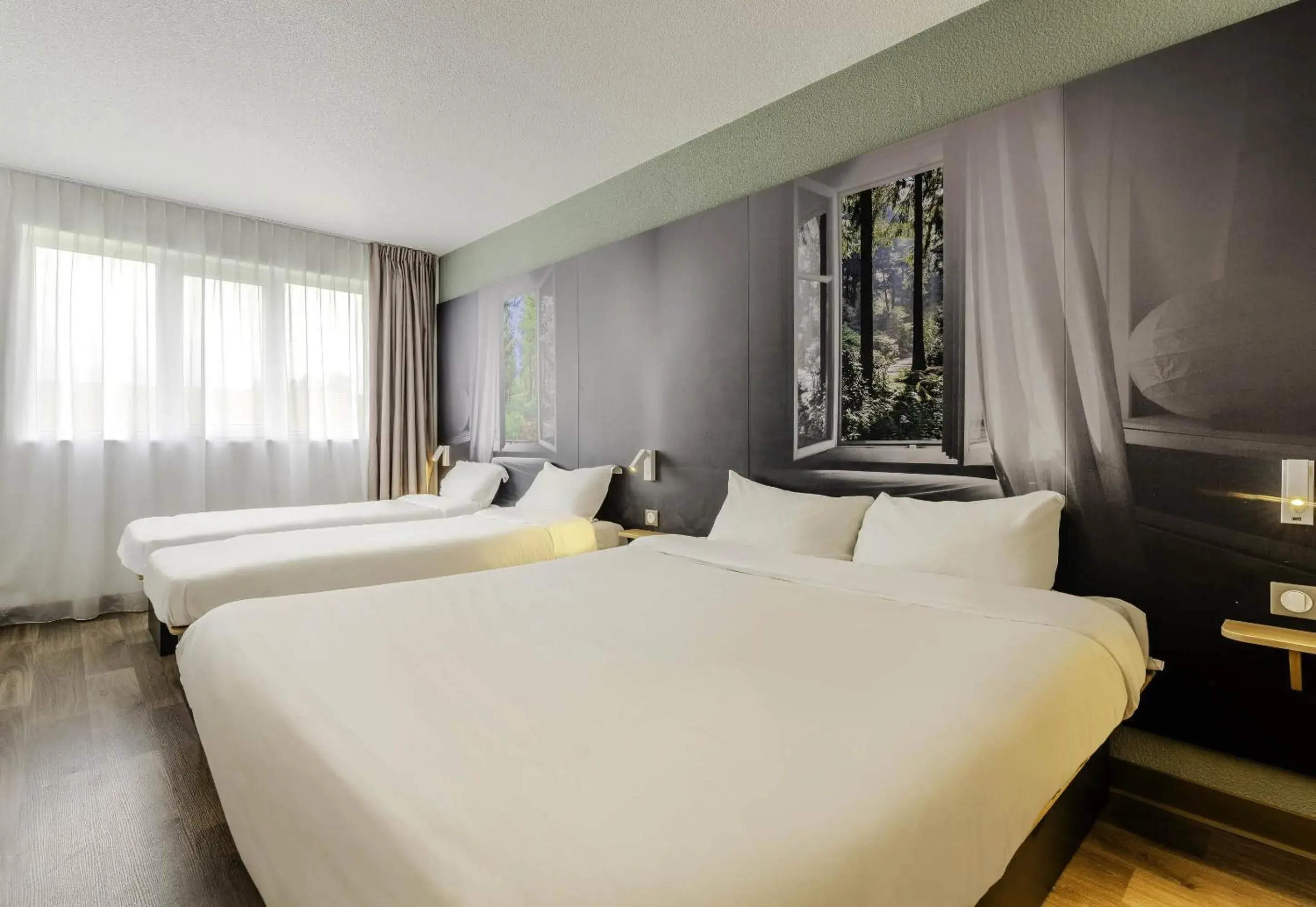 Quadruple Room in B&B HOTEL Cambrai Quadruple Room in B&B HOTEL Cambrai