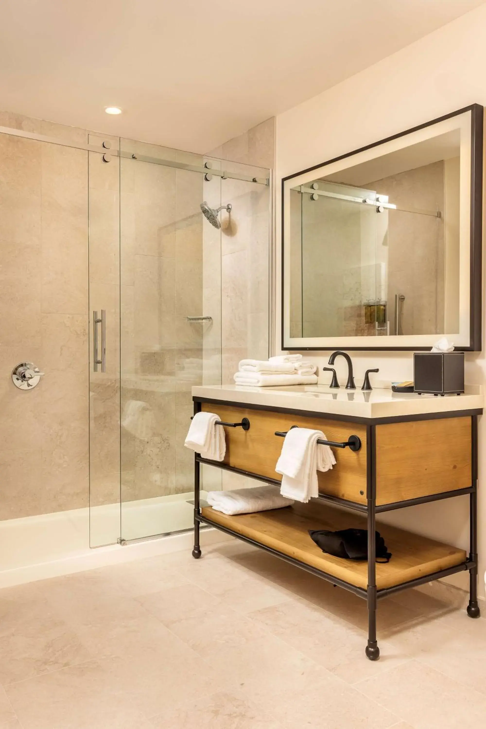 Queen Room with Two Queen Beds in Hotel Melby Downtown Melbourne Tapestry Collection By Hilton Queen Room with Two Queen Beds in Hotel Melby Downtown Melbourne Tapestry Collection By Hilton