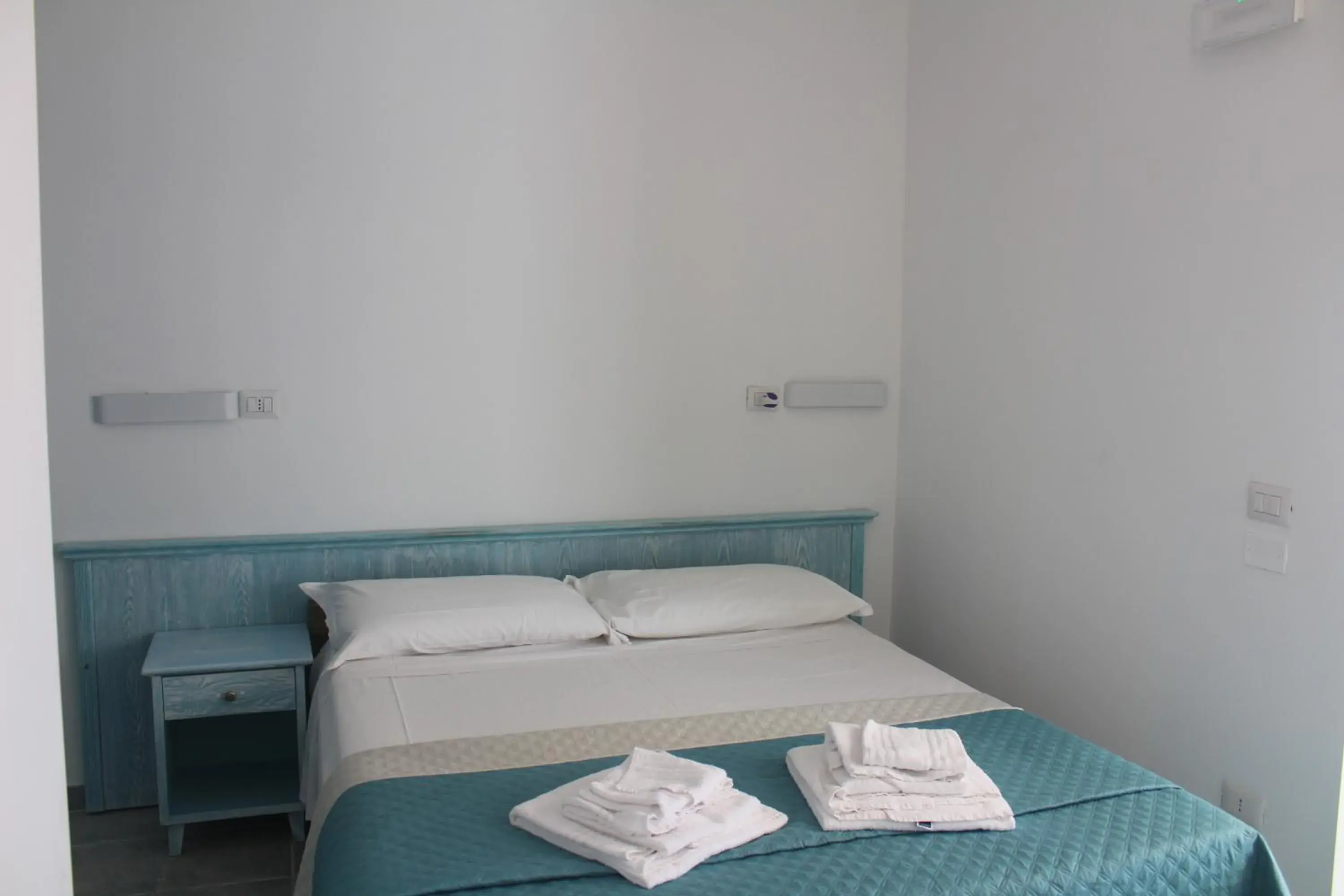 Double or Twin Room with Sea View in Vel Marì - Rooms on the Beach Double or Twin Room with Sea View in Vel Marì - Rooms on the Beach