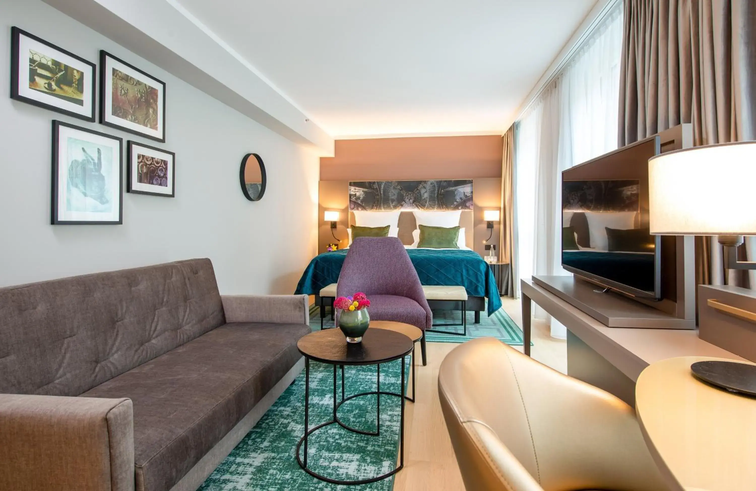 Deluxe Double or Twin Room in Leonardo Royal Hotel Nürnberg Deluxe Double or Twin Room in Leonardo Royal Hotel Nürnberg