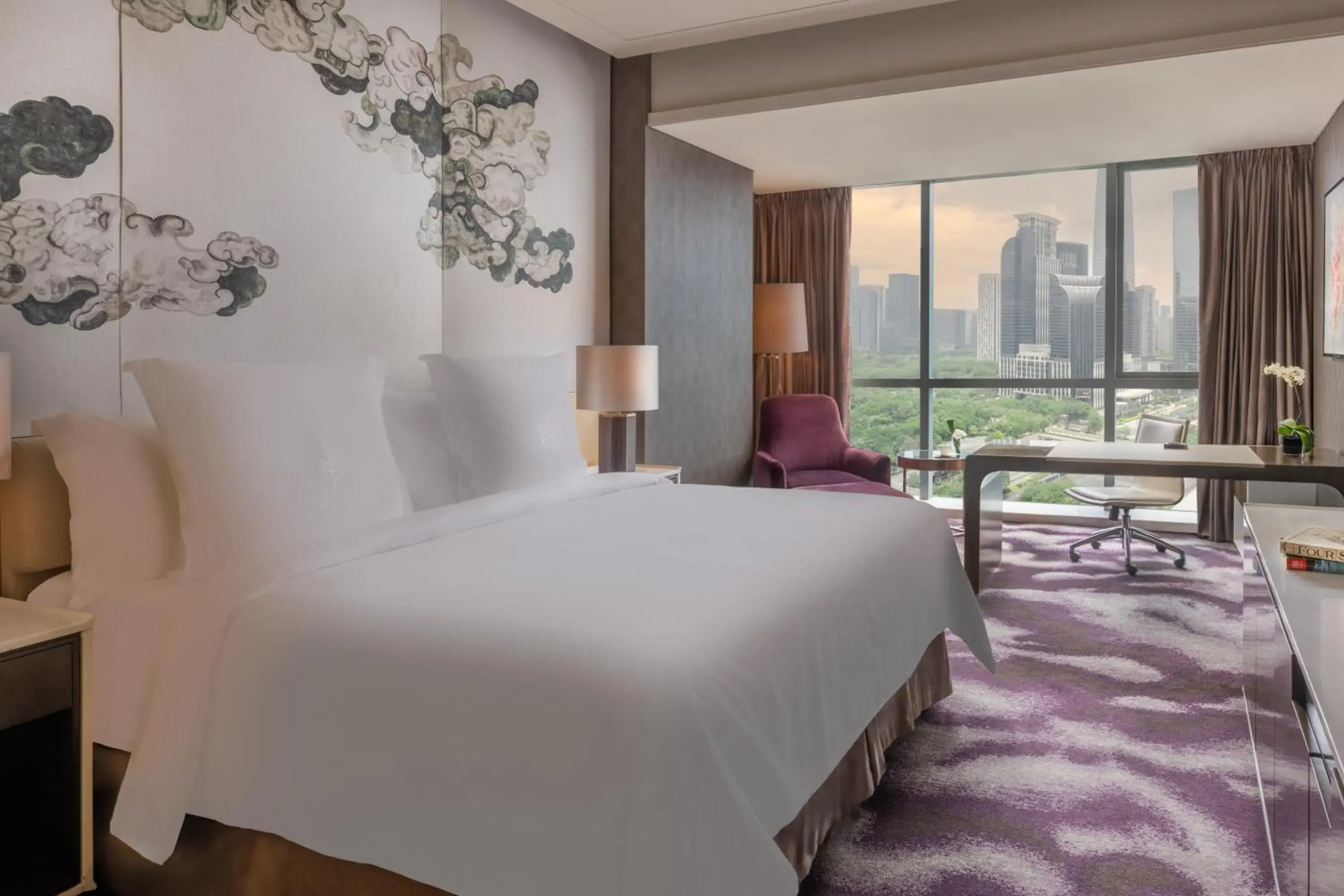 Deluxe King Room in Four Seasons Hotel Shenzhen Deluxe King Room in Four Seasons Hotel Shenzhen