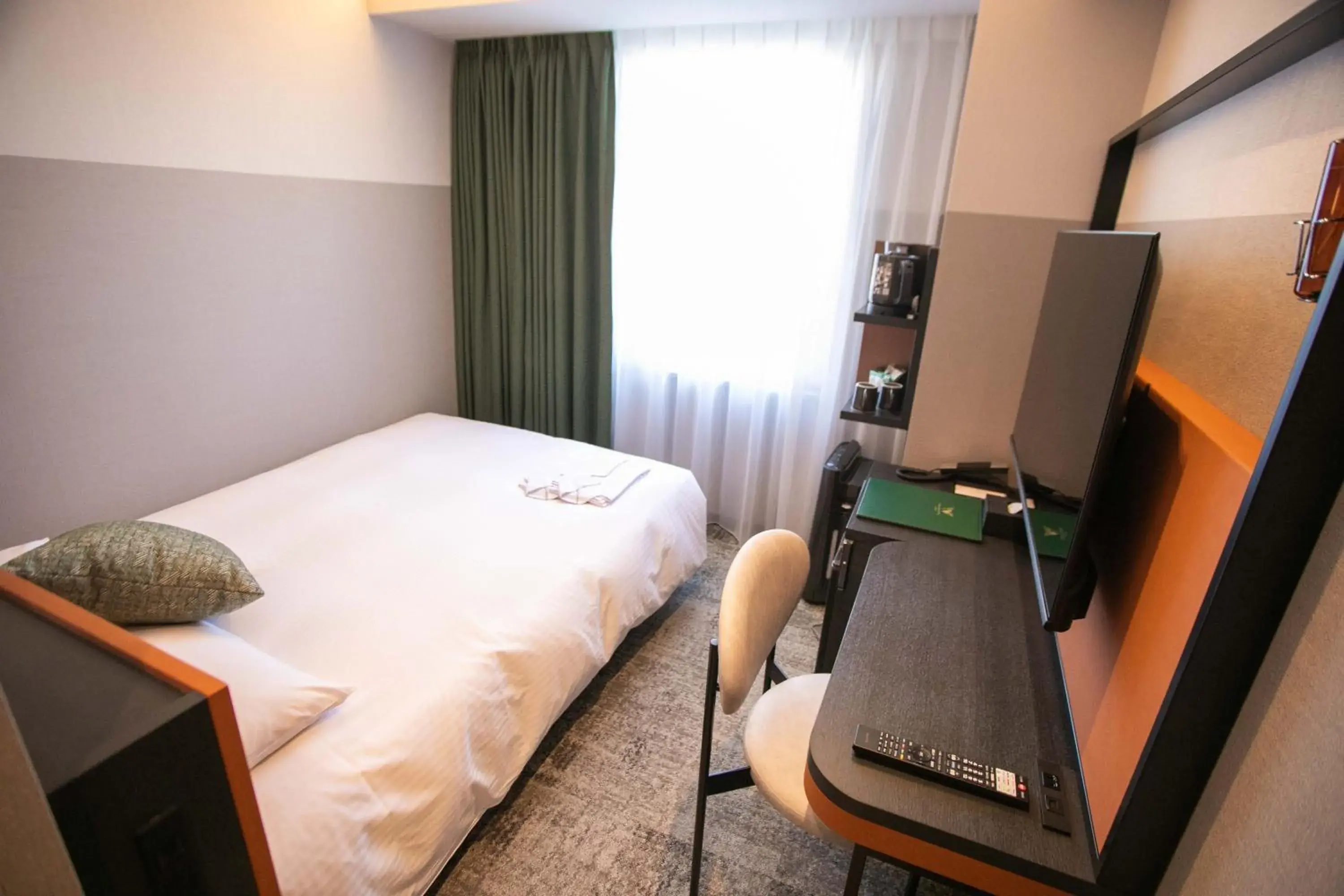 Single Room in Wishton Hotel Yukari Single Room in Wishton Hotel Yukari